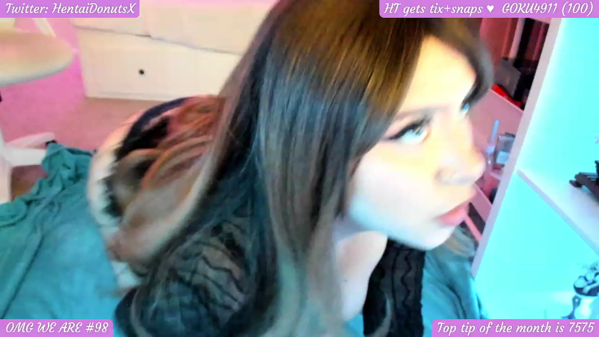 Gallery image thumbnail from HentaiDonuts's myfreecams stream on, 03/13/2024, 05:41 image 14 of 20