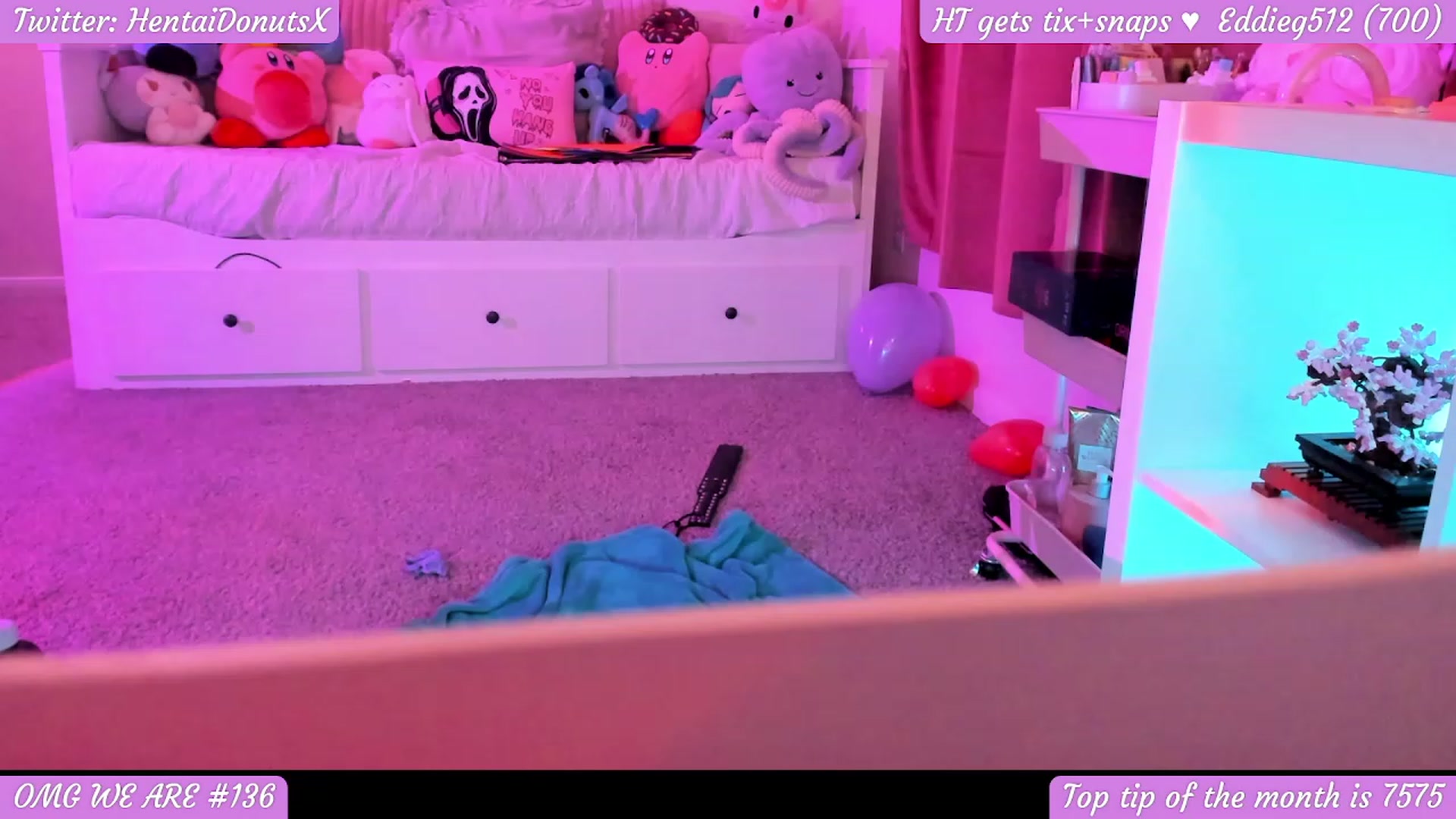 Gallery image thumbnail from HentaiDonuts's myfreecams stream on, 03/17/2024, 06:52 image 19 of 20