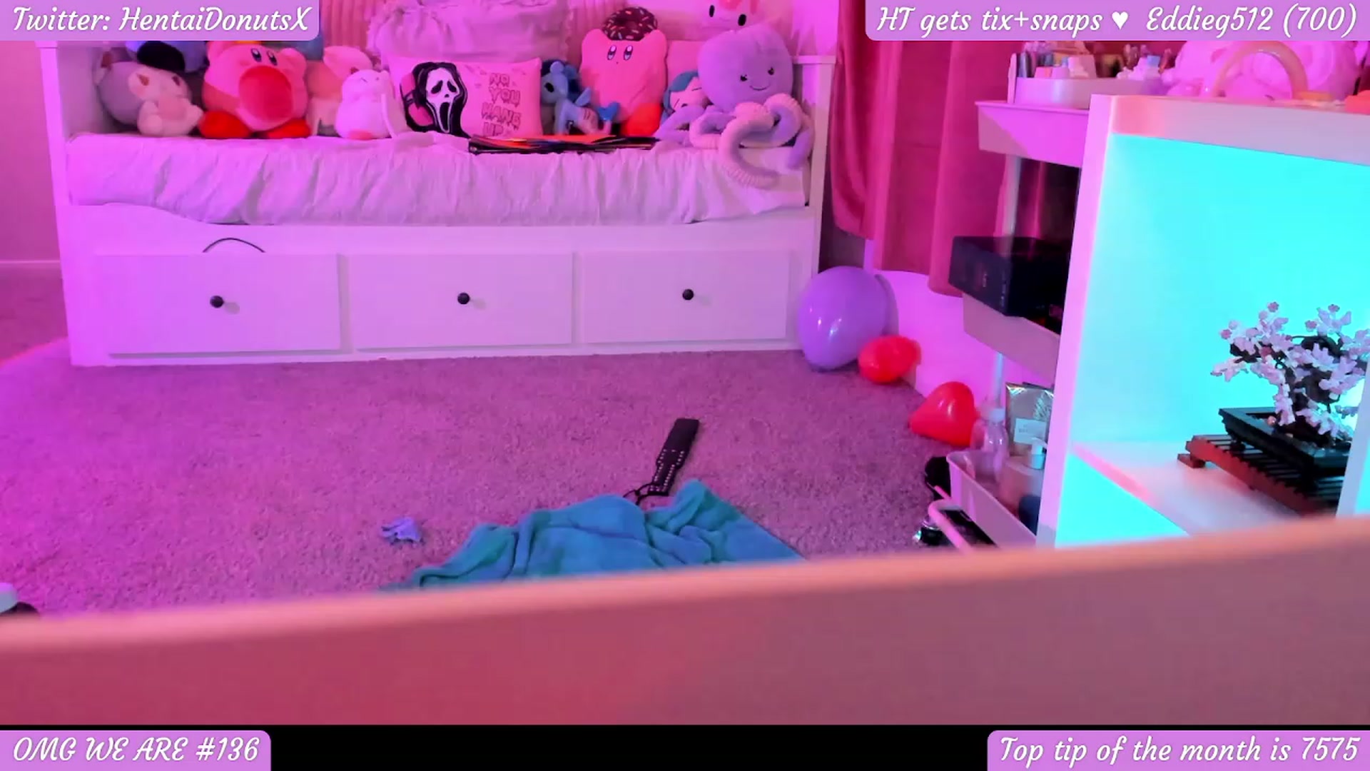 Gallery image thumbnail from HentaiDonuts's myfreecams stream on, 03/17/2024, 06:52 image 17 of 20