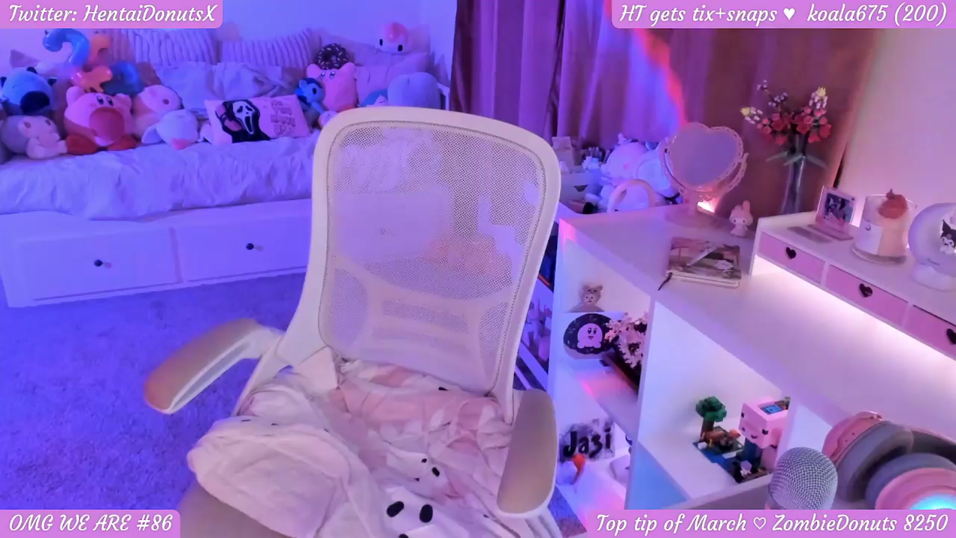 Gallery image thumbnail from HentaiDonuts's myfreecams stream on, 03/27/2024, 05:36 image 15 of 20
