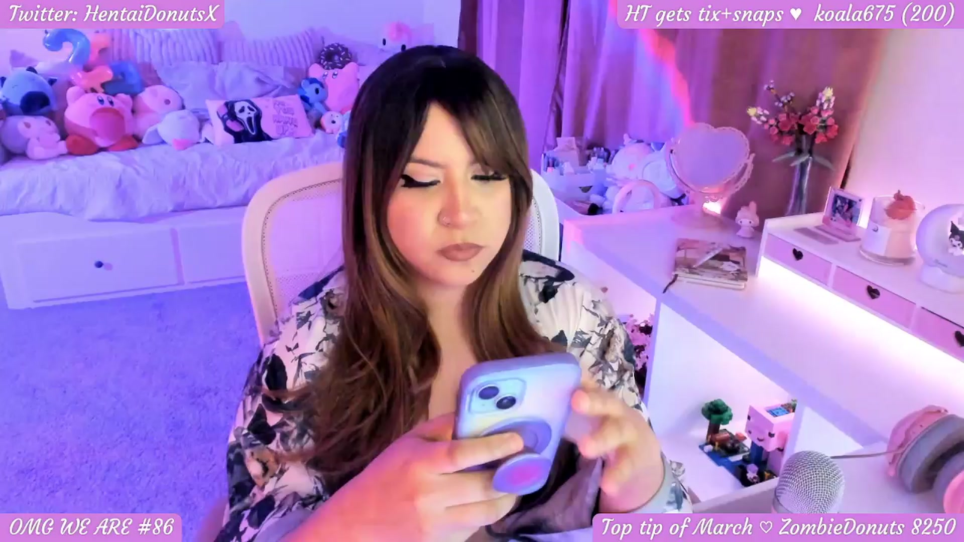 Gallery image thumbnail from HentaiDonuts's myfreecams stream on, 03/27/2024, 06:10 image 15 of 20