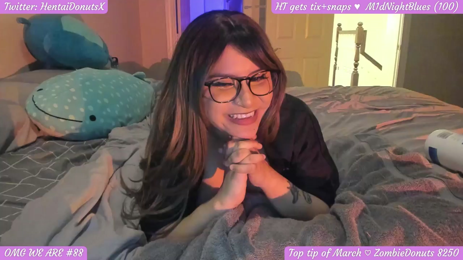 Gallery image thumbnail from HentaiDonuts's myfreecams stream on, 03/28/2024, 07:55 image 17 of 20