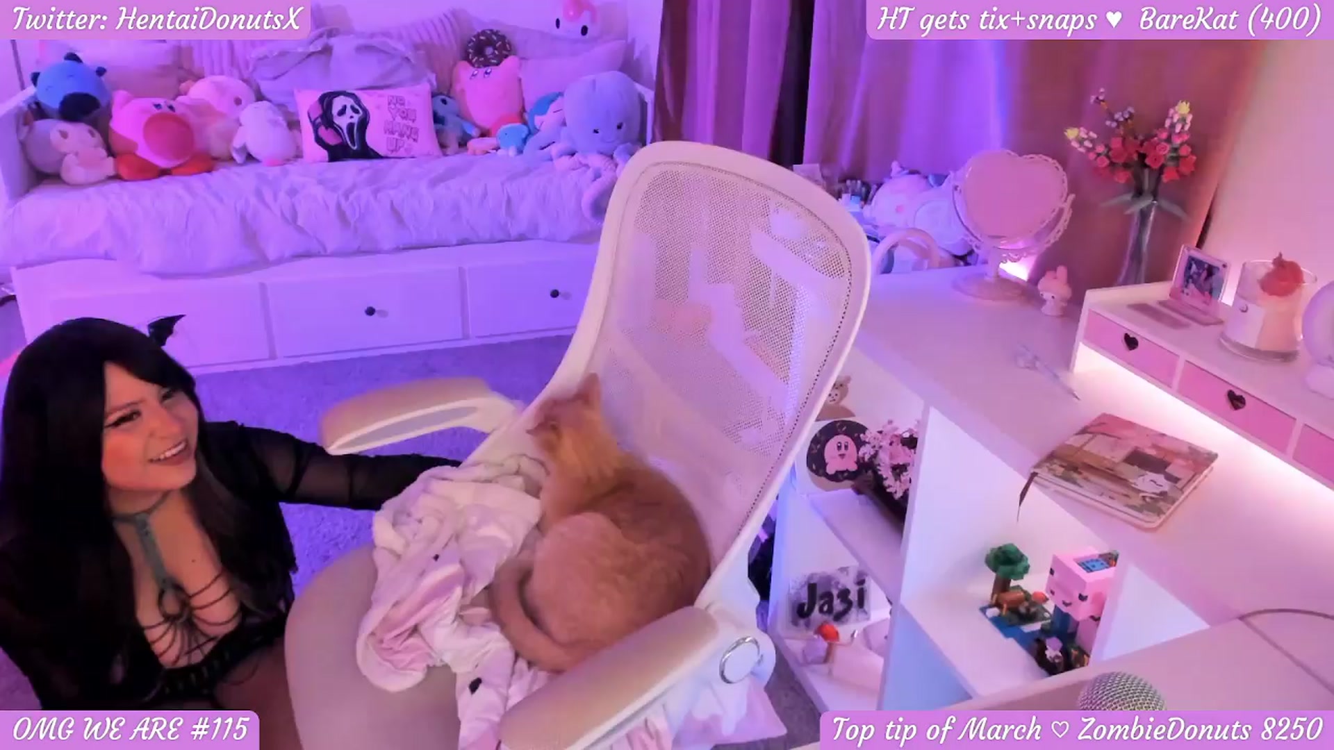 Gallery image thumbnail from HentaiDonuts's myfreecams stream on, 03/31/2024, 05:05 image 17 of 20