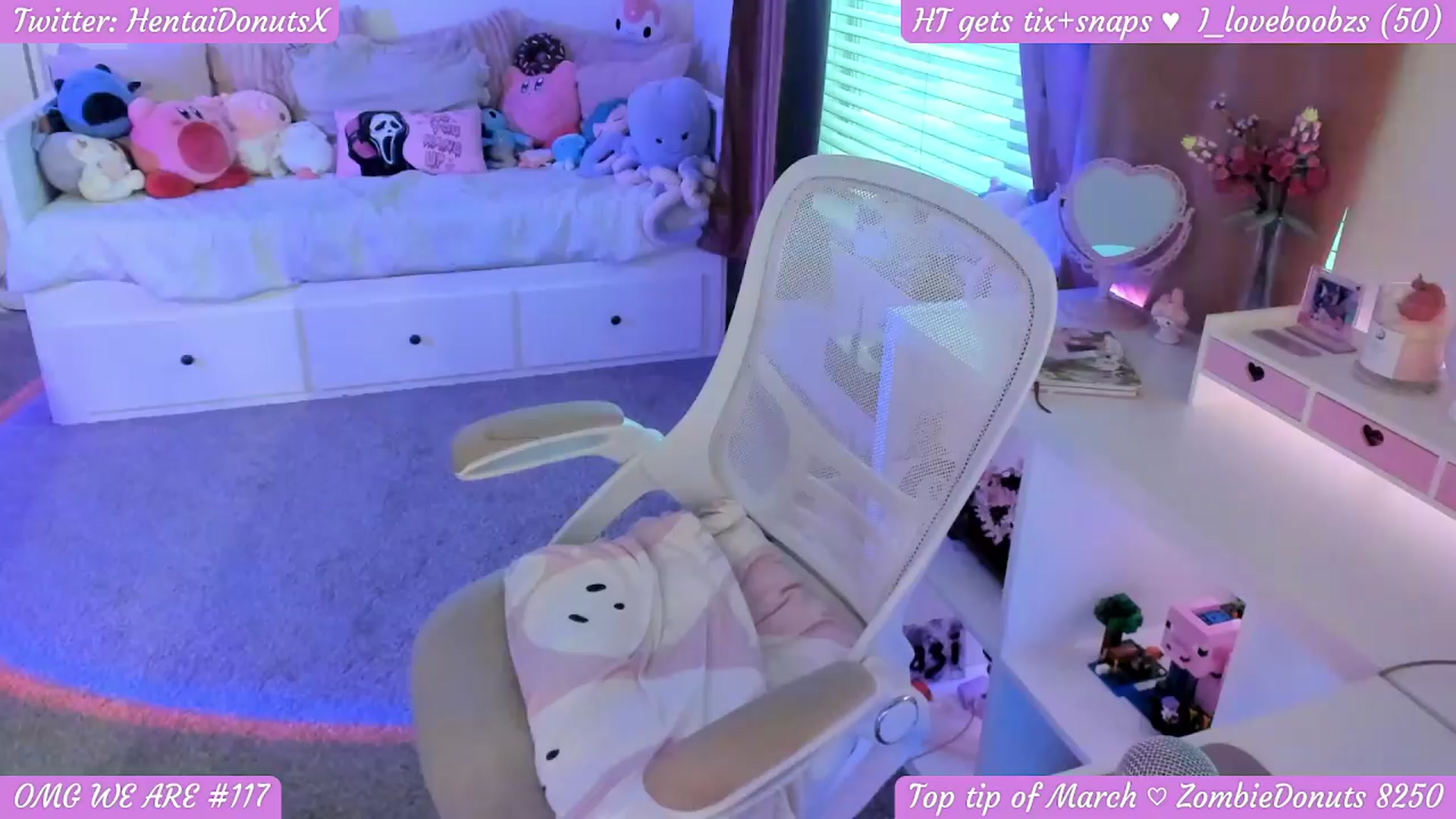Gallery image thumbnail from HentaiDonuts's myfreecams stream on, 03/31/2024, 22:42 image 9 of 20