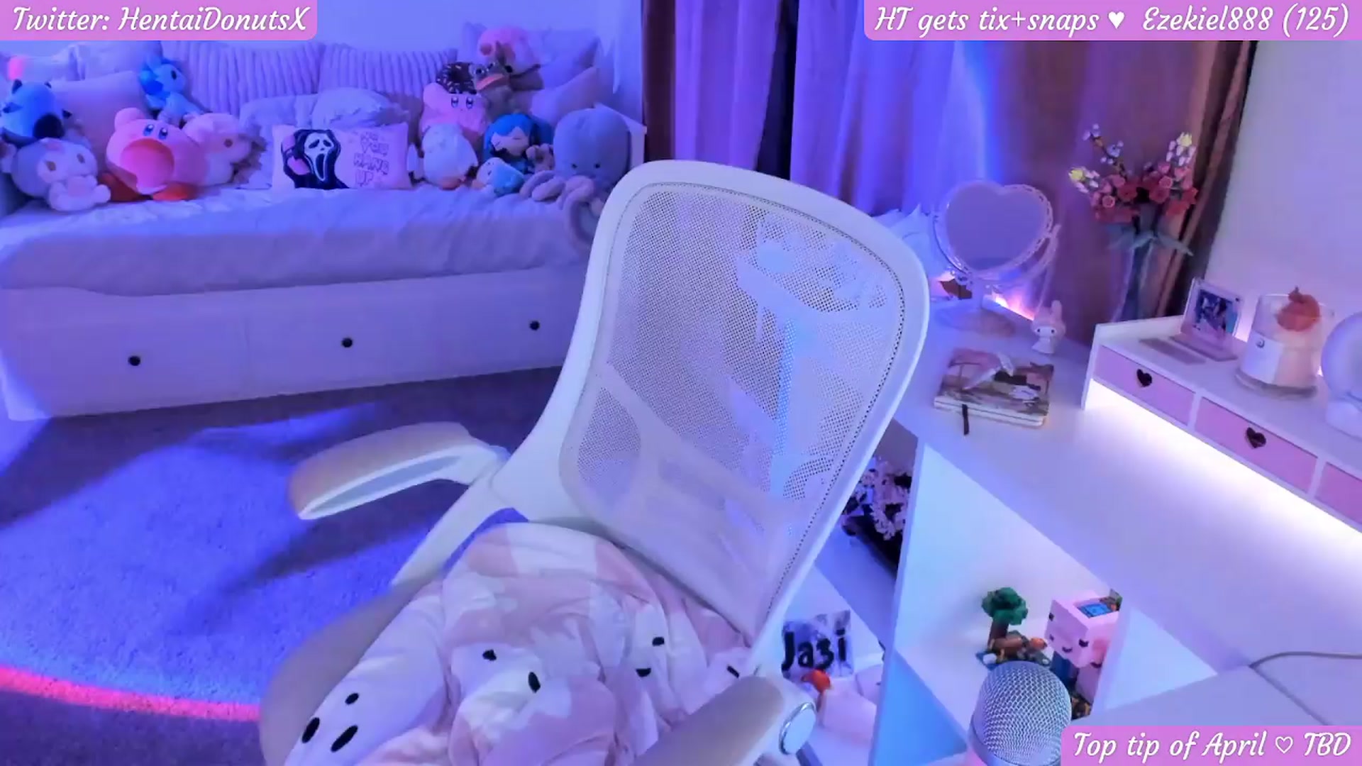 Gallery image thumbnail from HentaiDonuts's myfreecams stream on, 04/08/2024, 08:32 image 2 of 20