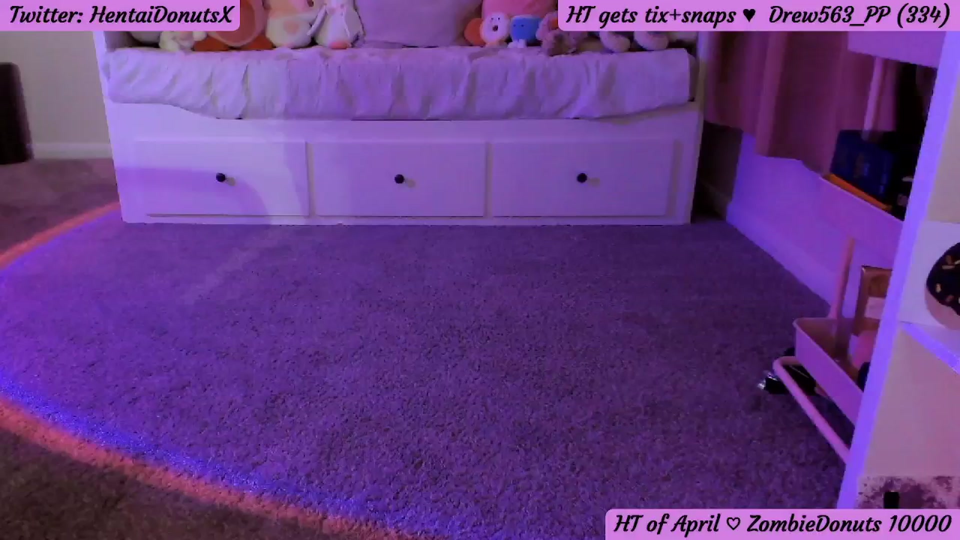 Gallery image thumbnail from HentaiDonuts's myfreecams stream on, 04/30/2024, 04:51 image 5 of 20