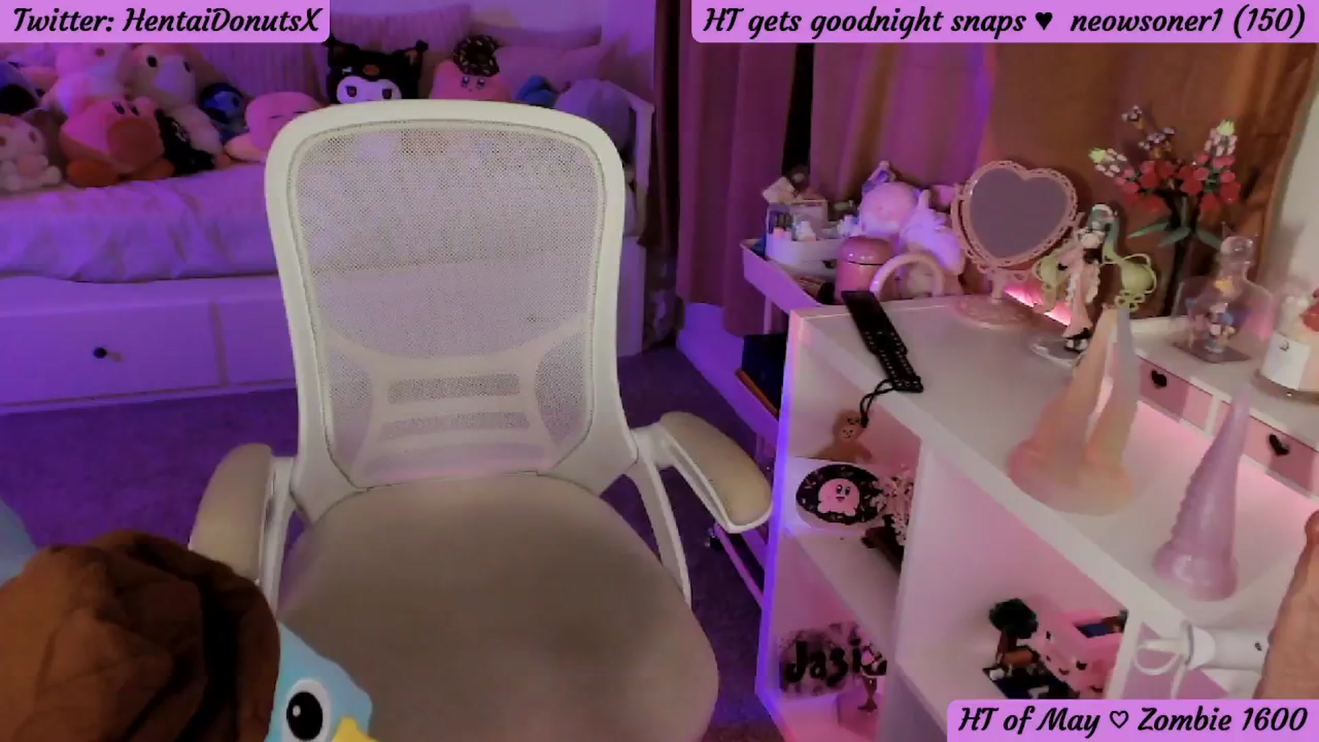 Gallery image thumbnail from HentaiDonuts's myfreecams stream on, 05/14/2024, 07:33 image 12 of 20