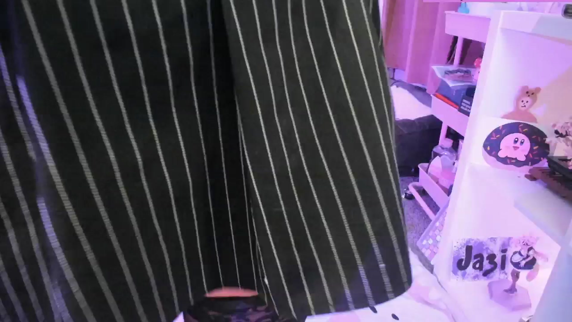 Gallery image thumbnail from HentaiDonuts's myfreecams stream on, 06/22/2024, 06:11 image 17 of 20