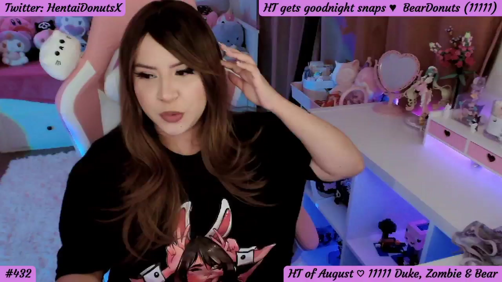 Gallery image thumbnail from HentaiDonuts's myfreecams stream on, 08/20/2024, 06:47 image 7 of 20