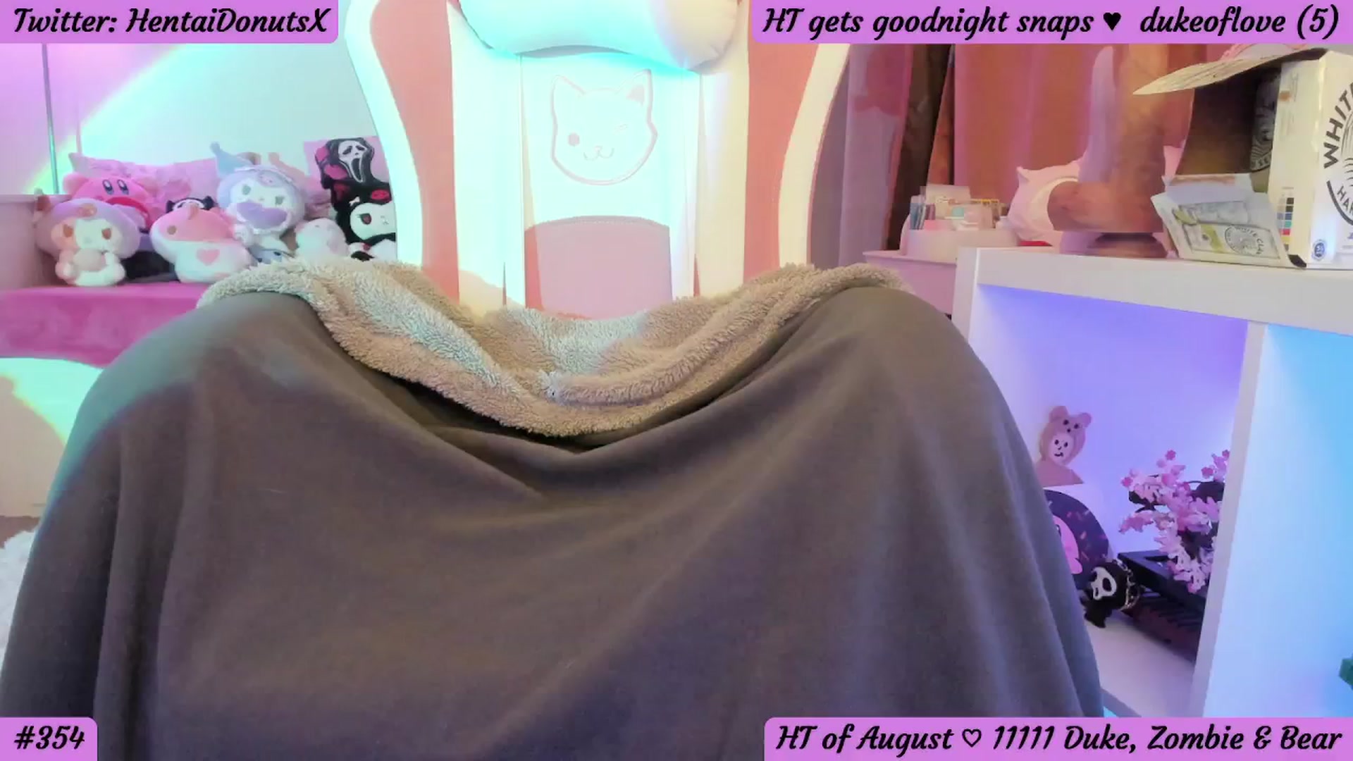 Gallery image thumbnail from HentaiDonuts's myfreecams stream on, 08/20/2024, 07:13 image 14 of 20