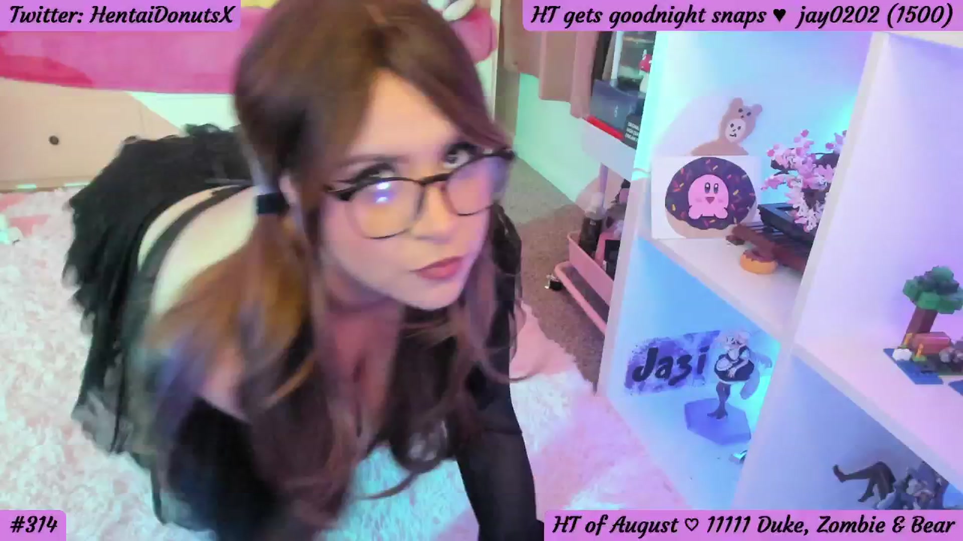 Gallery image thumbnail from HentaiDonuts's myfreecams stream on, 08/26/2024, 06:45 image 9 of 20