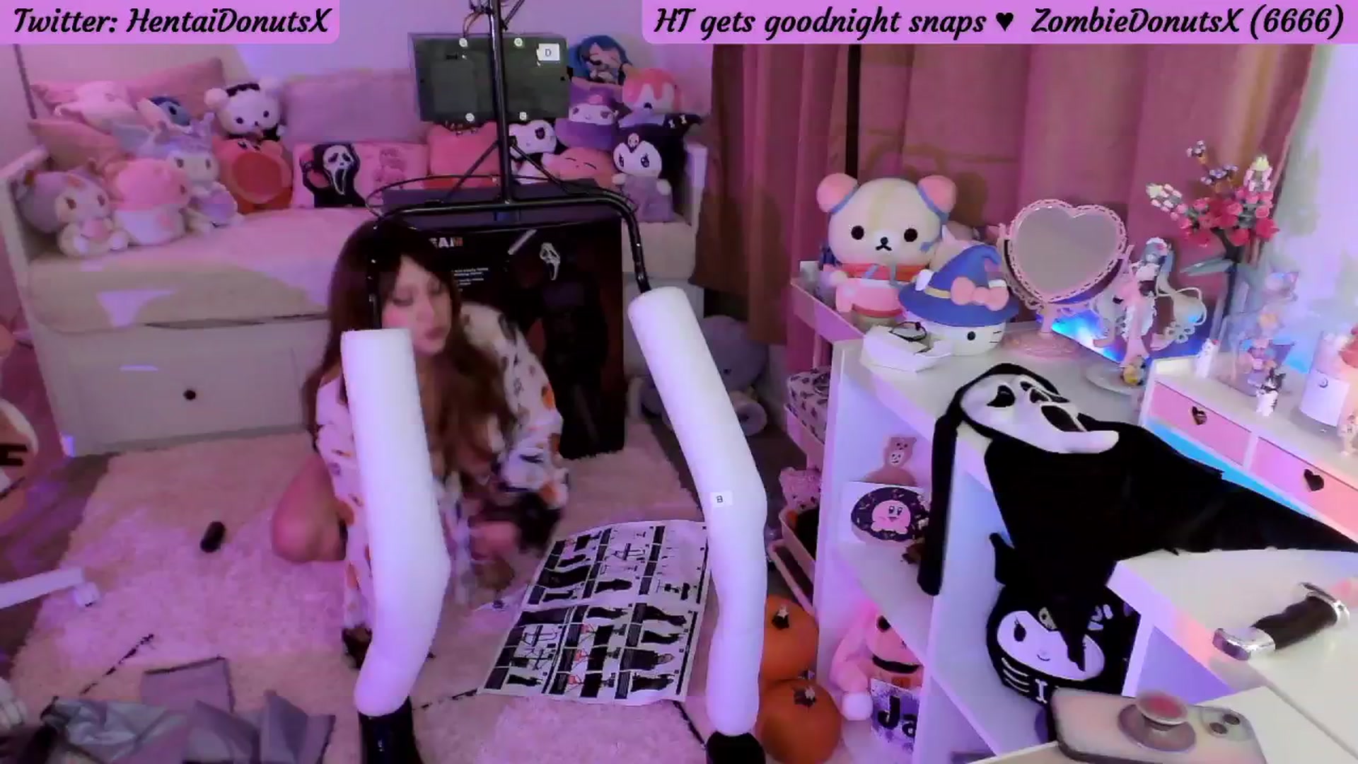 Gallery image thumbnail from HentaiDonuts's myfreecams stream on, 10/02/2024, 06:13 image 8 of 20