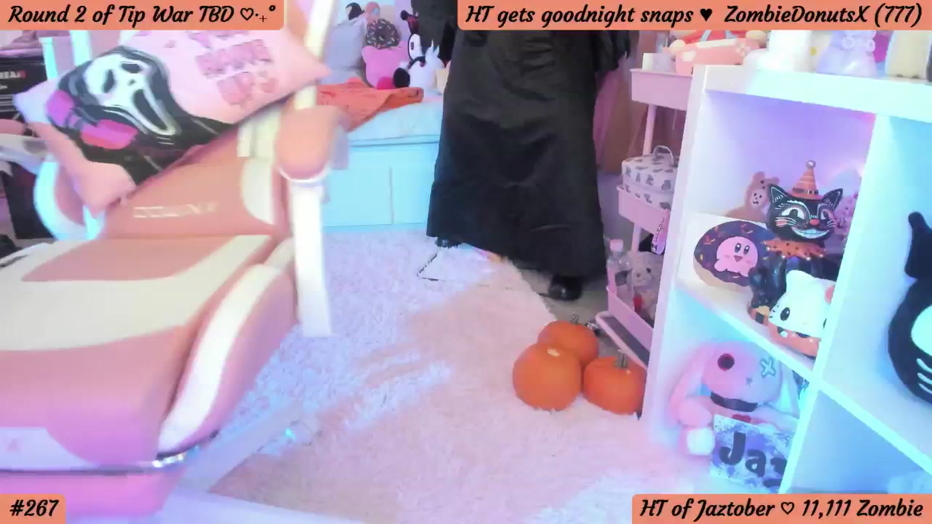 Gallery image thumbnail from HentaiDonuts's myfreecams stream on, 10/06/2024, 04:25 image 10 of 20