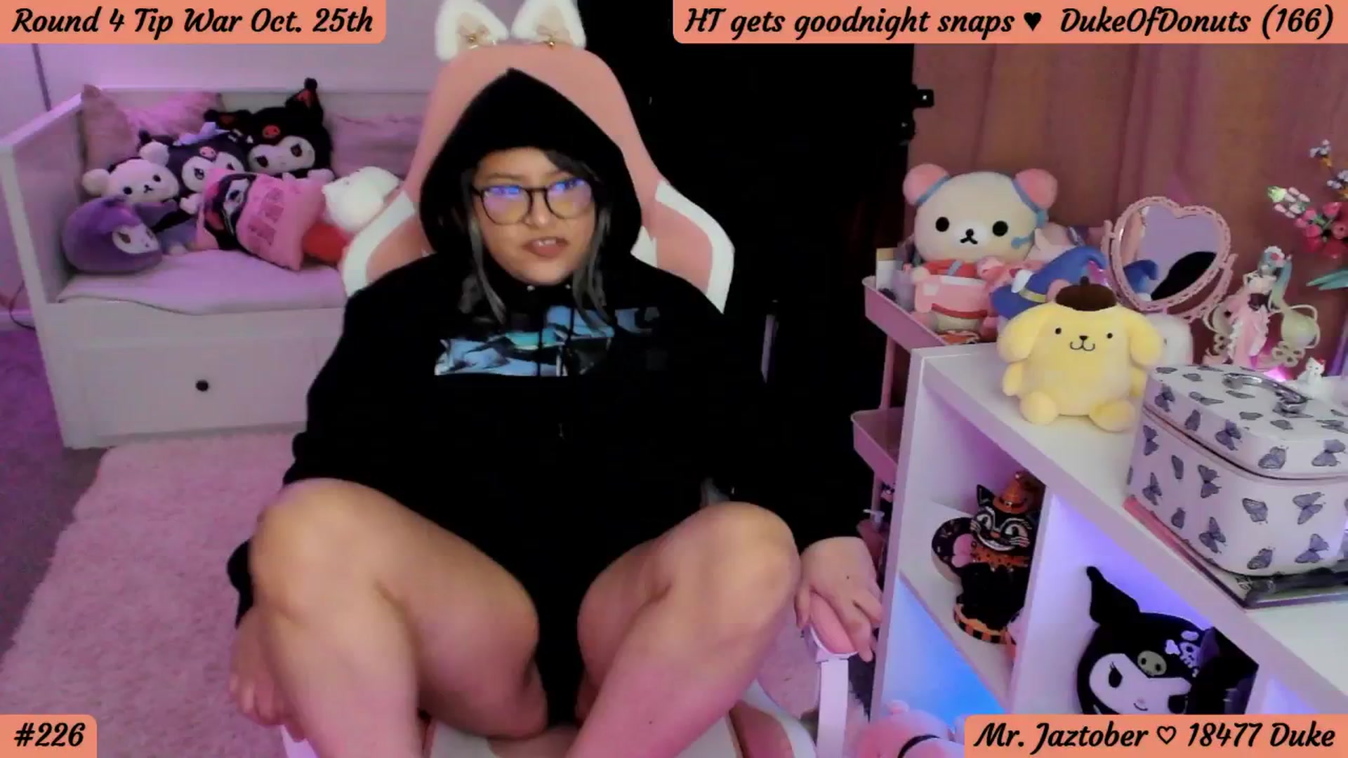Gallery image thumbnail from HentaiDonuts's myfreecams stream on, 10/25/2024, 06:50 image 13 of 20