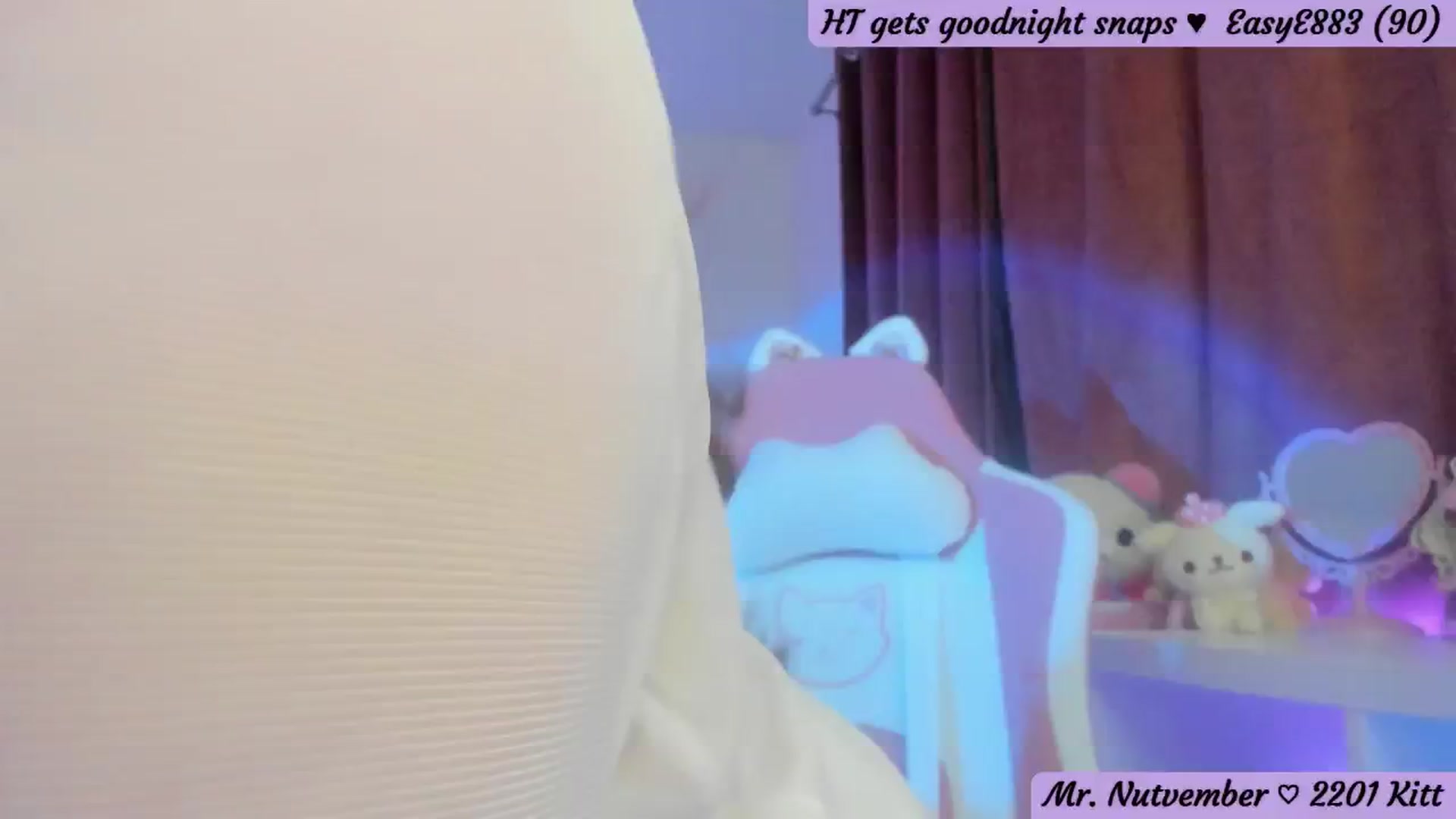 Gallery image thumbnail from HentaiDonuts's myfreecams stream on, 11/19/2024, 08:27 image 15 of 20