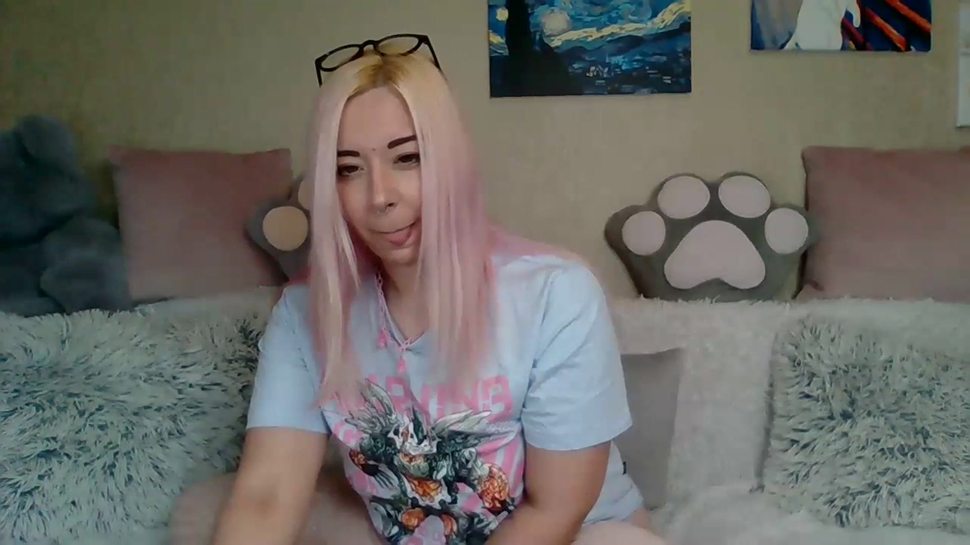 Gallery image thumbnail from HentaiKoi's myfreecams stream on, 07/20/2023, 13:03 image 3 of 20