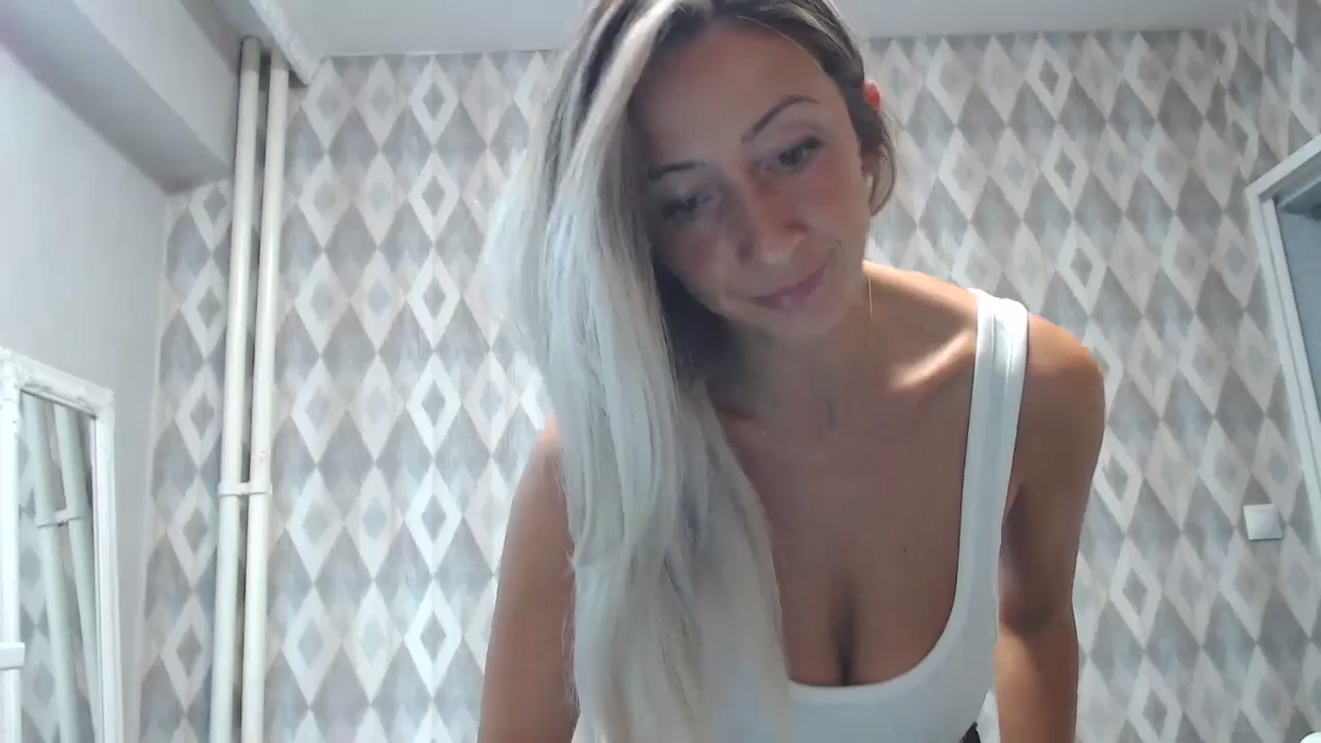 Gallery image thumbnail from HerEyeSXs's myfreecams stream on, 09/30/2024, 09:12 image 4 of 20