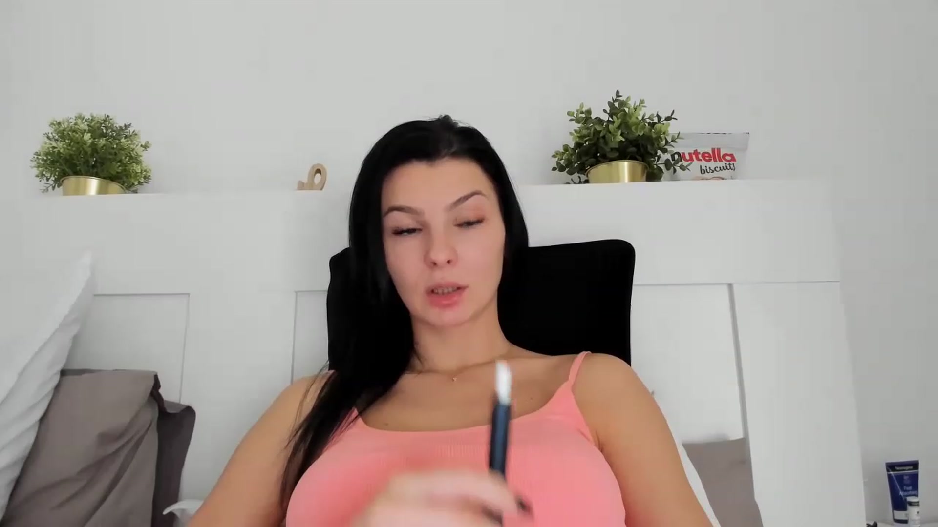 Gallery image thumbnail from HeraWild's myfreecams stream on, 02/02/2023, 11:11 image 4 of 20