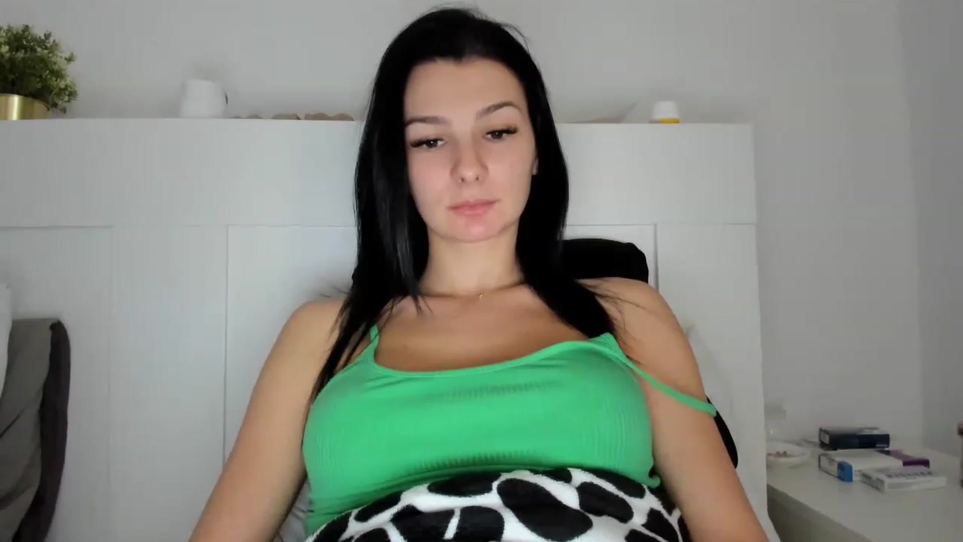 Gallery image thumbnail from HeraWild's myfreecams stream on, 03/01/2023, 13:25 image 6 of 20