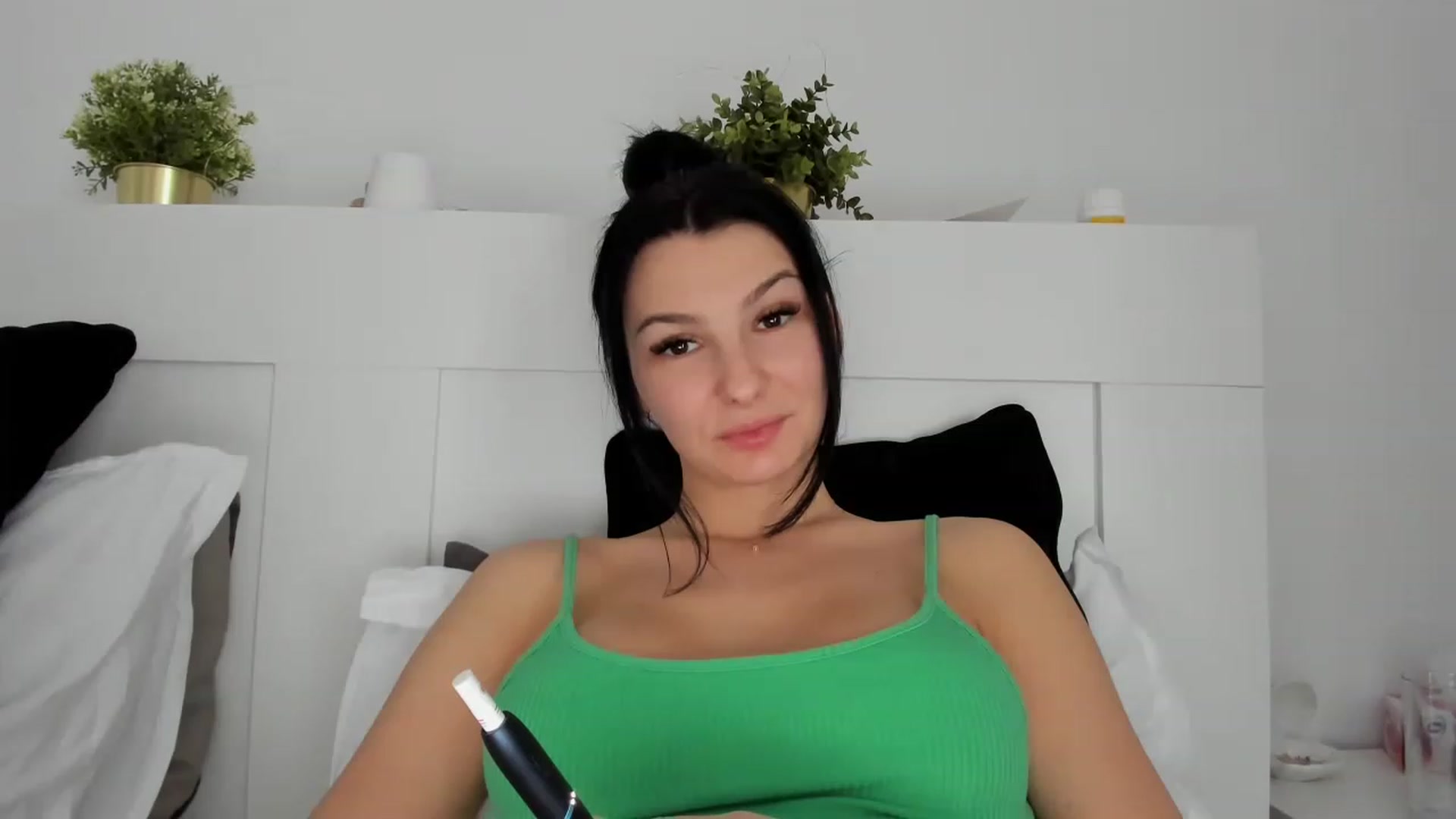 Gallery image thumbnail from HeraWild's myfreecams stream on, 03/13/2023, 13:48 image 12 of 20