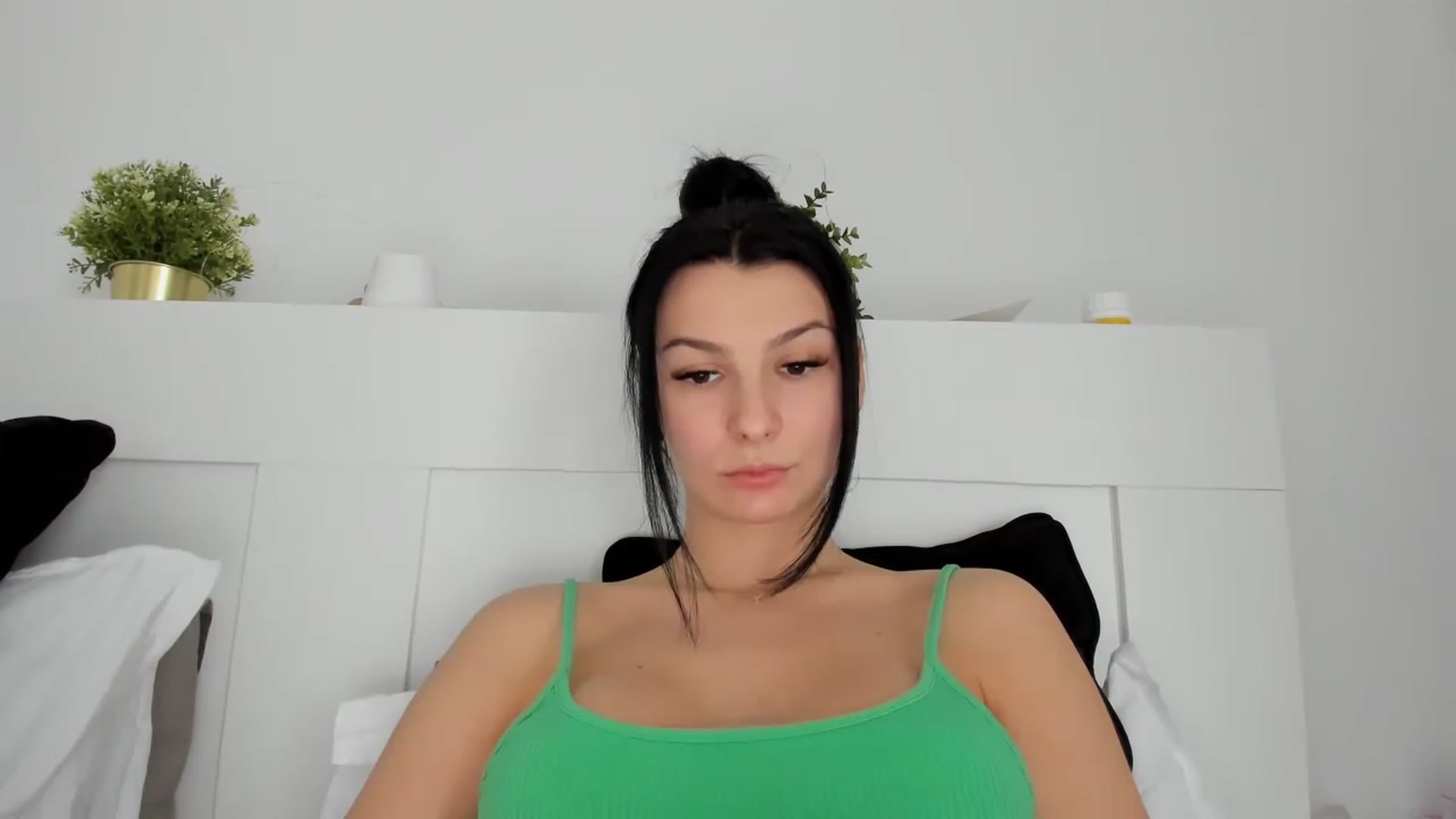 Gallery image thumbnail from HeraWild's myfreecams stream on, 03/13/2023, 13:48 image 17 of 20