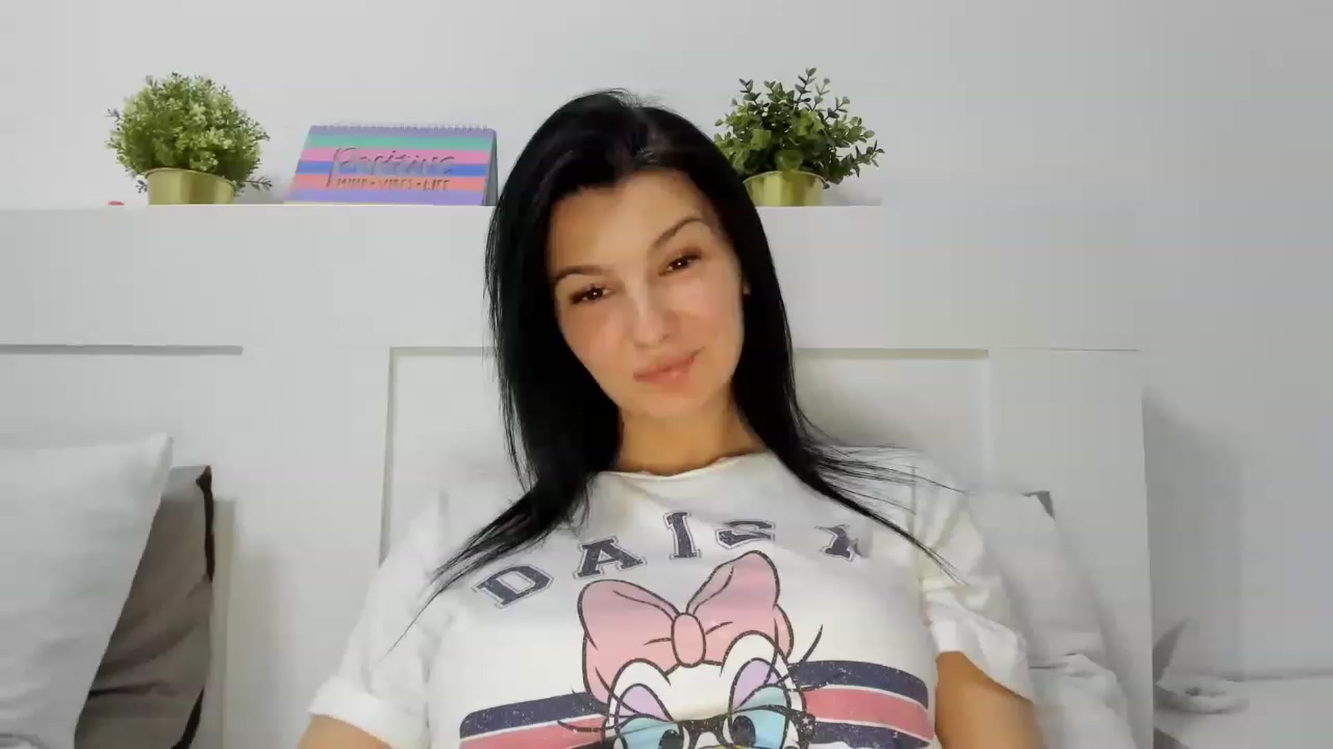 Gallery image thumbnail from HeraWild's myfreecams stream on, 04/05/2023, 17:32 image 3 of 20