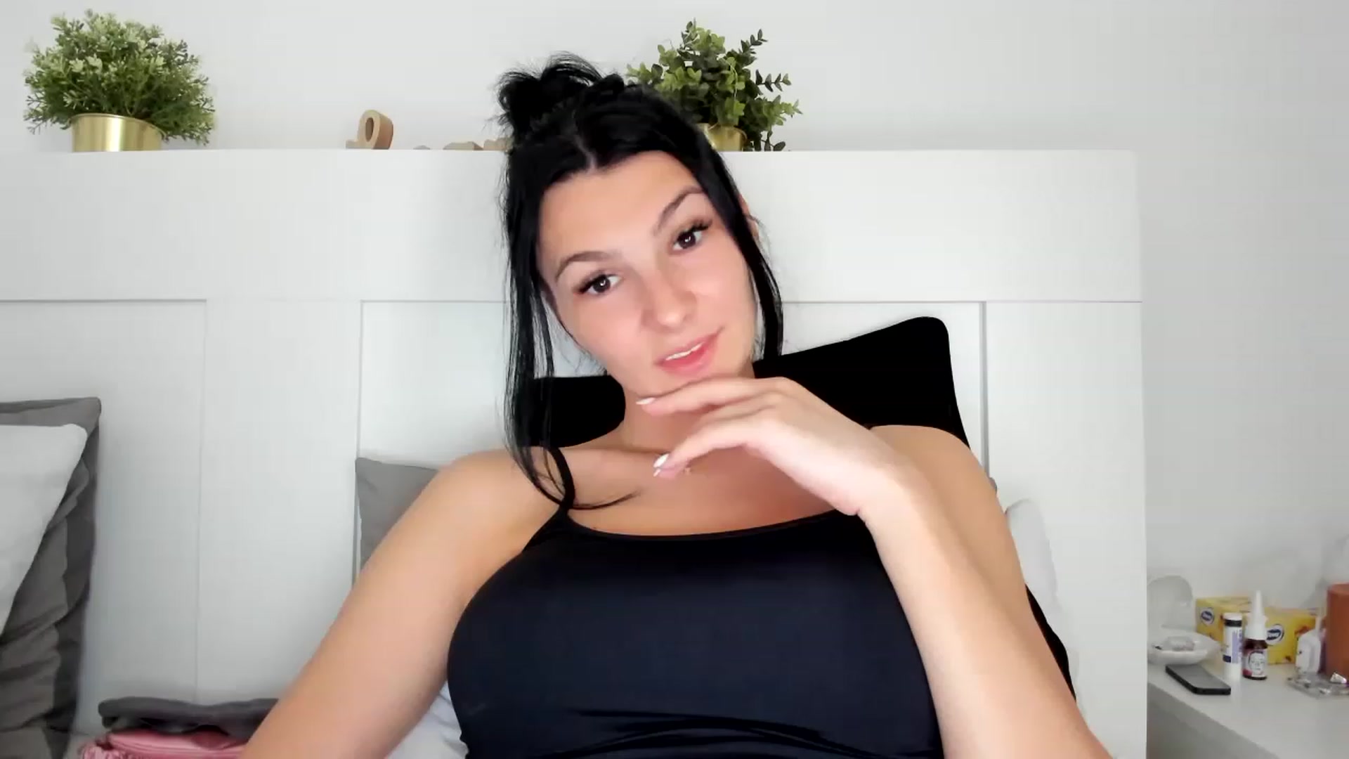 Gallery image thumbnail from HeraWild's myfreecams stream on, 05/03/2023, 12:11 image 2 of 20