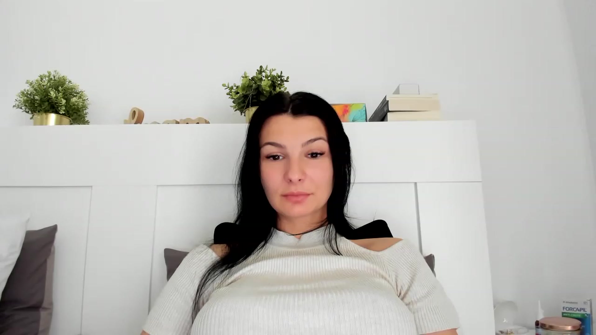 Gallery image thumbnail from HeraWild's myfreecams stream on, 05/18/2023, 11:25 image 10 of 20