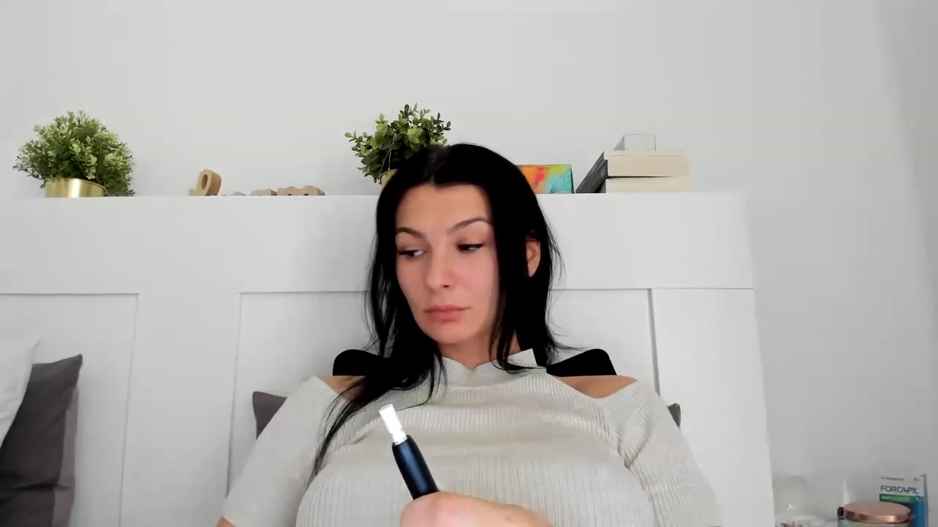 Gallery image thumbnail from HeraWild's myfreecams stream on, 05/18/2023, 11:25 image 9 of 20