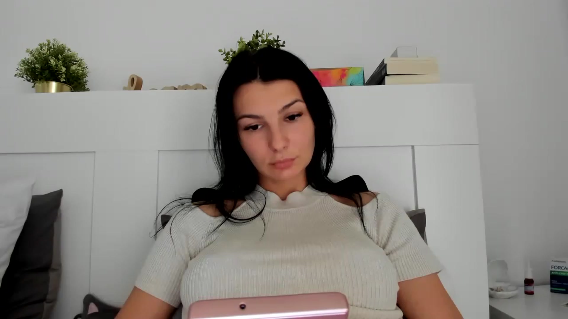 Gallery image thumbnail from HeraWild's myfreecams stream on, 05/18/2023, 12:25 image 3 of 20