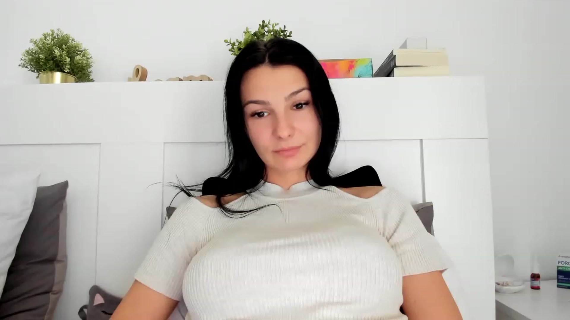 Gallery image thumbnail from HeraWild's myfreecams stream on, 05/18/2023, 12:25 image 7 of 20