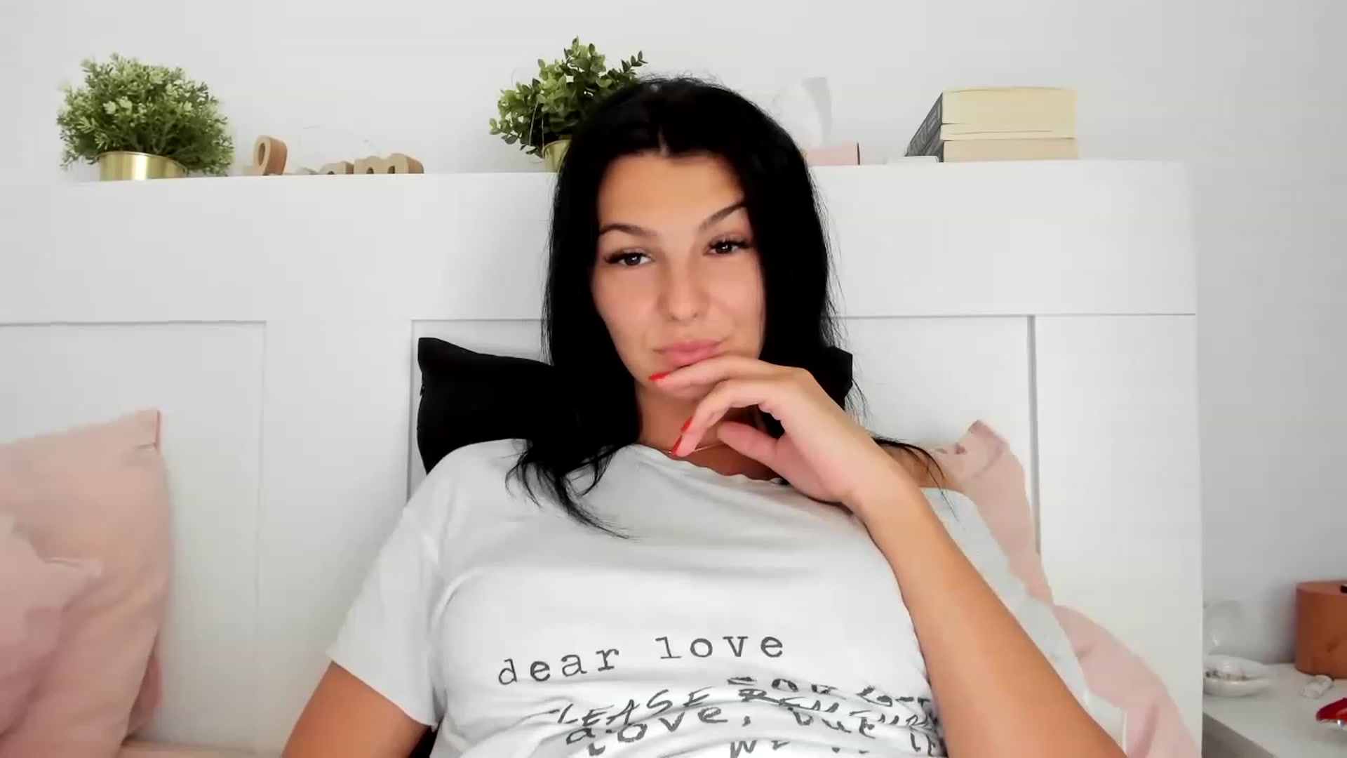 Gallery image thumbnail from HeraWild's myfreecams stream on, 06/14/2023, 12:00 image 8 of 20