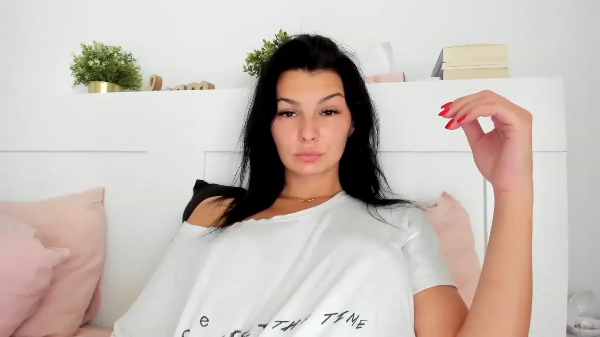 Gallery image thumbnail from HeraWild's myfreecams stream on, 06/14/2023, 12:00 image 19 of 20