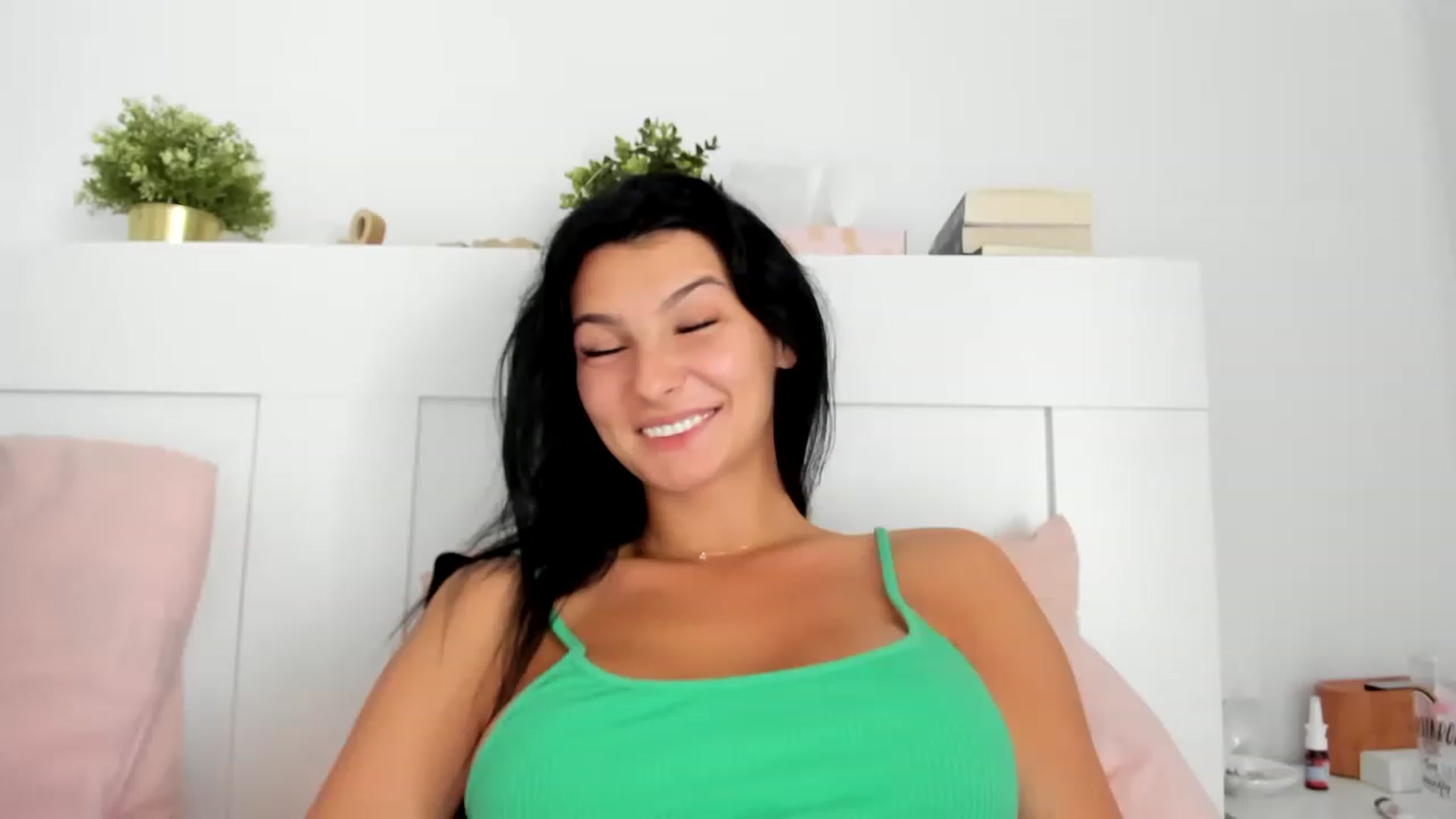 Gallery image thumbnail from HeraWild's myfreecams stream on, 06/21/2023, 12:01 image 2 of 20
