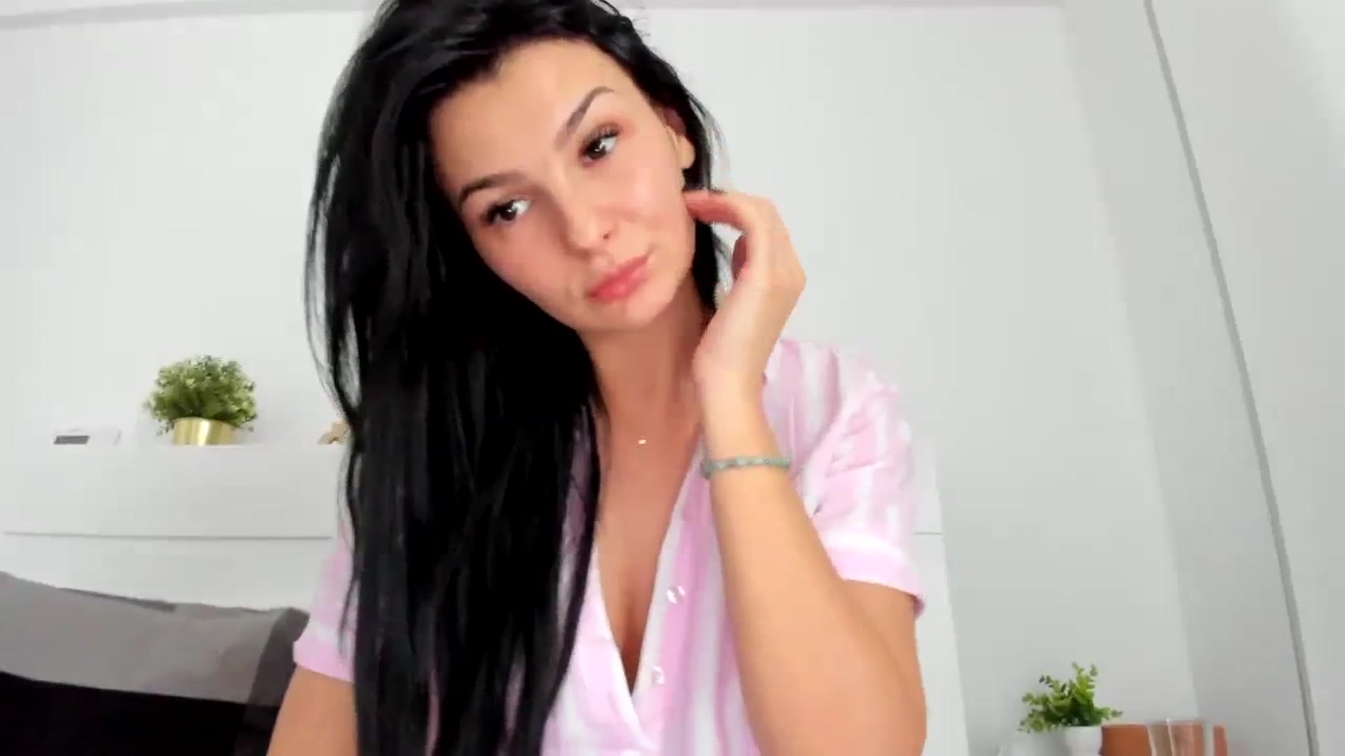 Gallery image thumbnail from HeraWild's myfreecams stream on, 09/27/2023, 13:43 image 19 of 20