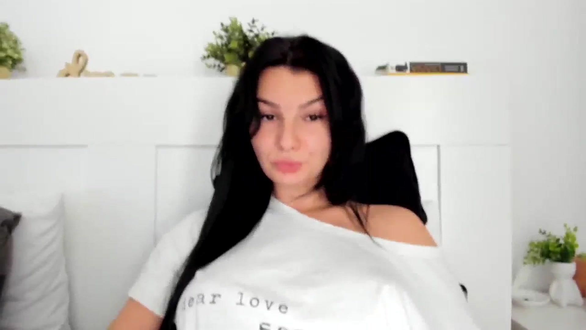Gallery image thumbnail from HeraWild's myfreecams stream on, 09/28/2023, 12:22 image 4 of 20