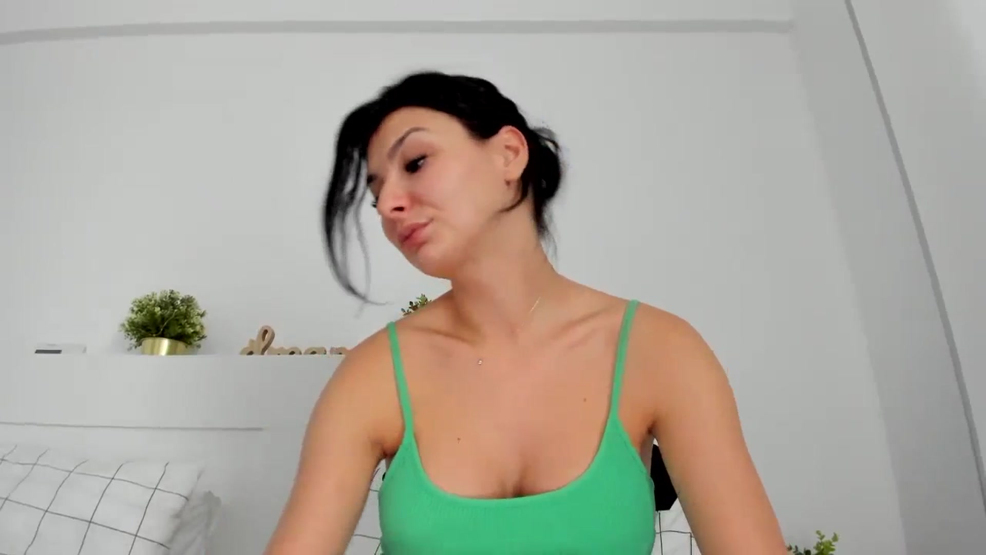 Gallery image thumbnail from HeraWild's myfreecams stream on, 10/19/2023, 12:28 image 5 of 20