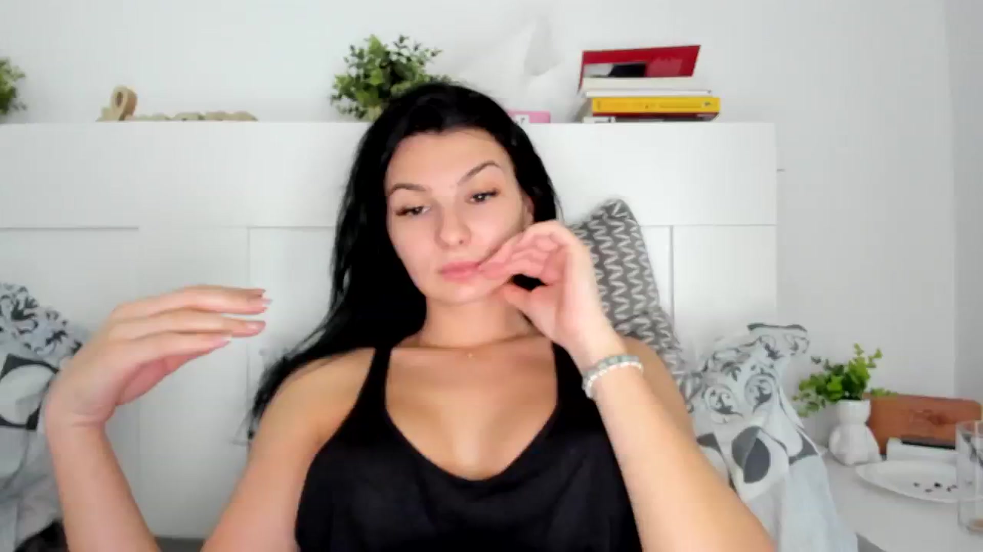 Gallery image thumbnail from HeraWild's myfreecams stream on, 11/07/2023, 13:30 image 17 of 20