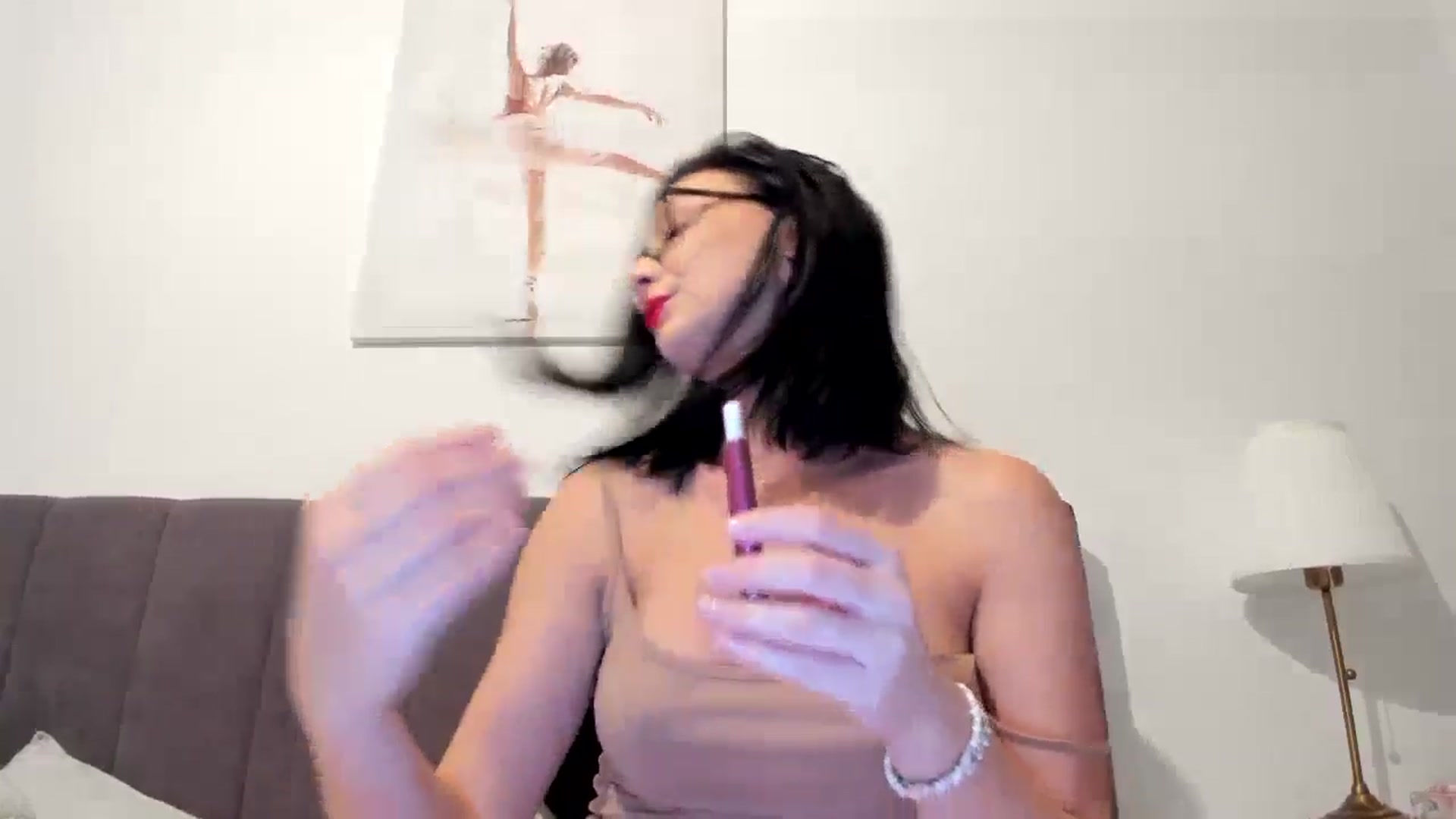 Gallery image thumbnail from HeraWild's myfreecams stream on, 11/18/2024, 15:24 image 19 of 20
