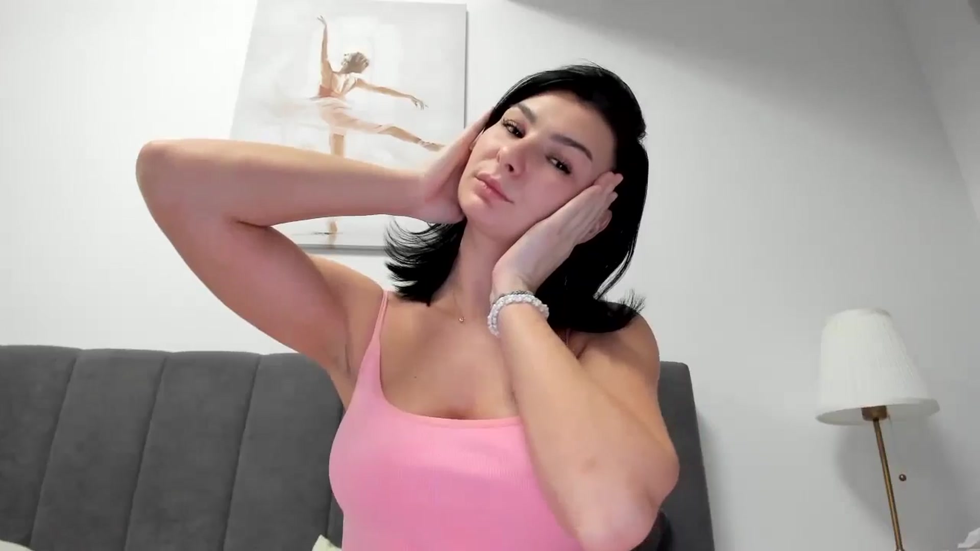 Gallery image thumbnail from HeraWild's myfreecams stream on, 11/25/2024, 15:21 image 14 of 20