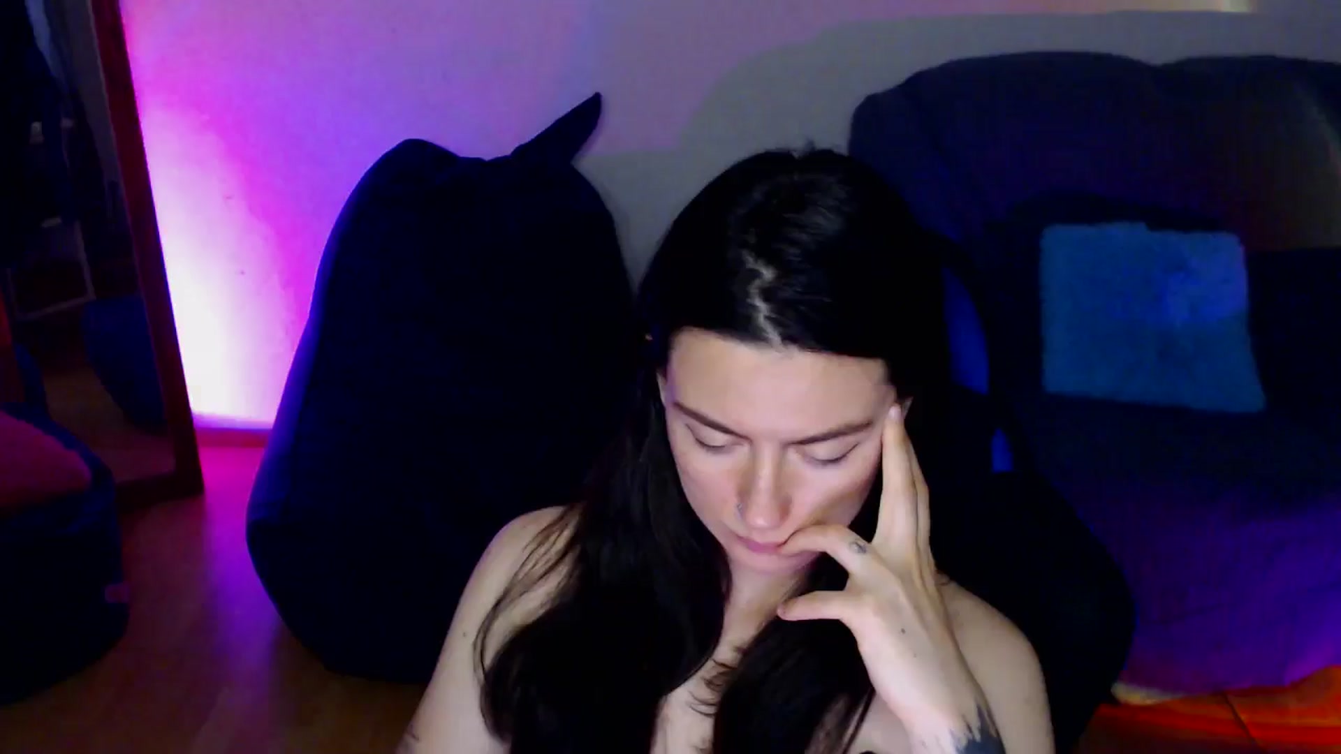 Gallery image thumbnail from HeyAriel's myfreecams stream on, 07/31/2024, 14:20 image 1 of 20