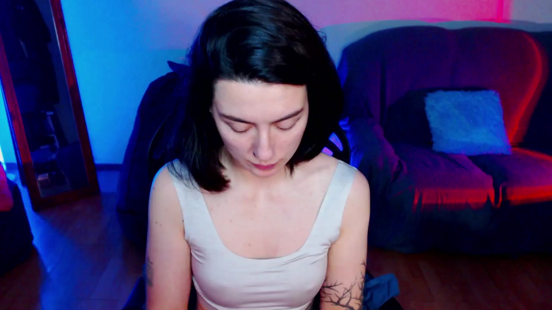 Gallery image thumbnail from HeyAriel's myfreecams stream on, 12/15/2024, 10:27 image 17 of 20