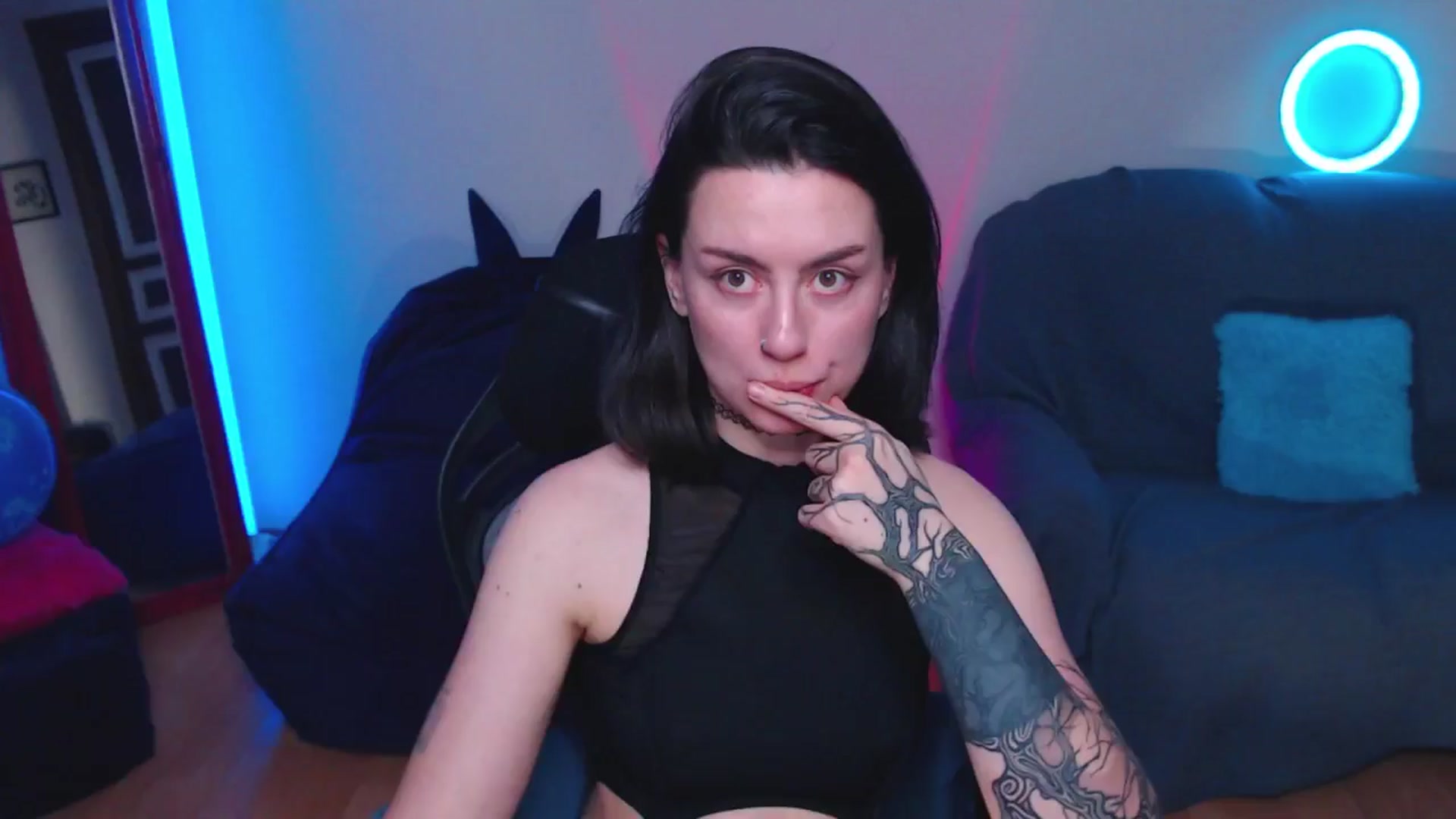 Gallery image thumbnail from HeyAriel's myfreecams stream on, 01/06/2025, 08:40 image 3 of 20