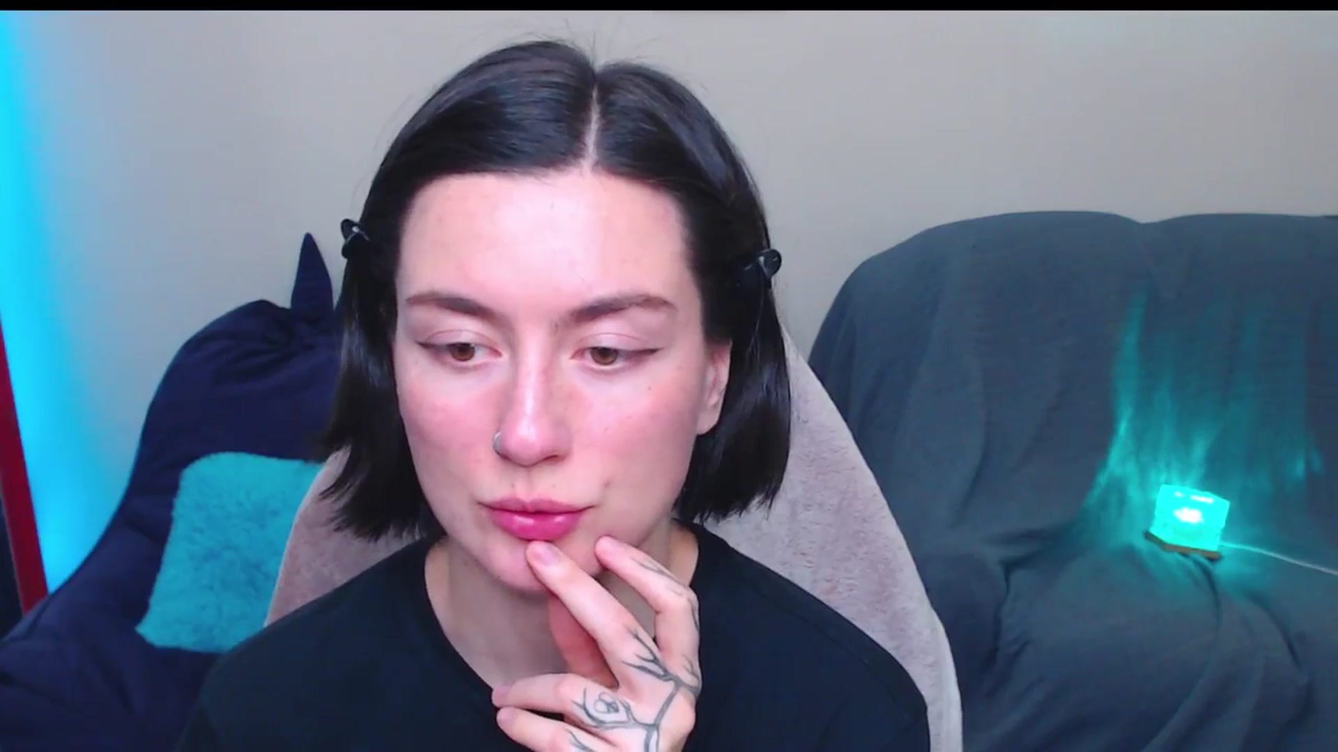 Gallery image thumbnail from HeyAriel's myfreecams stream on, 05/26/2025, 24:29 image 2 of 20