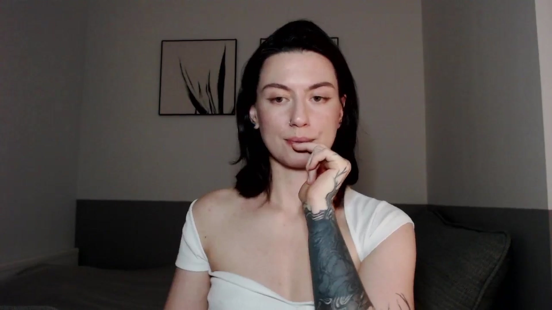 Gallery image thumbnail from HeyAriel's myfreecams stream on, 12/22/2025, 08:07 image 17 of 20