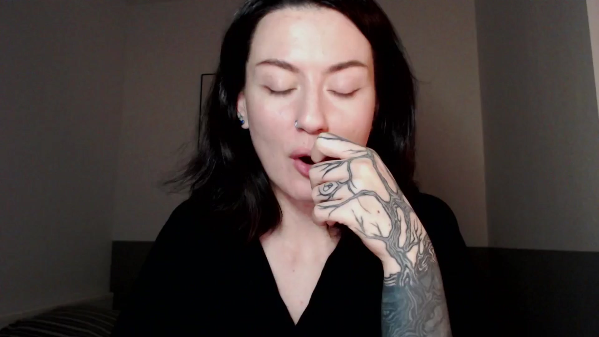 Gallery image thumbnail from HeyAriel's myfreecams stream on, 12/28/2025, 22:09 image 17 of 20