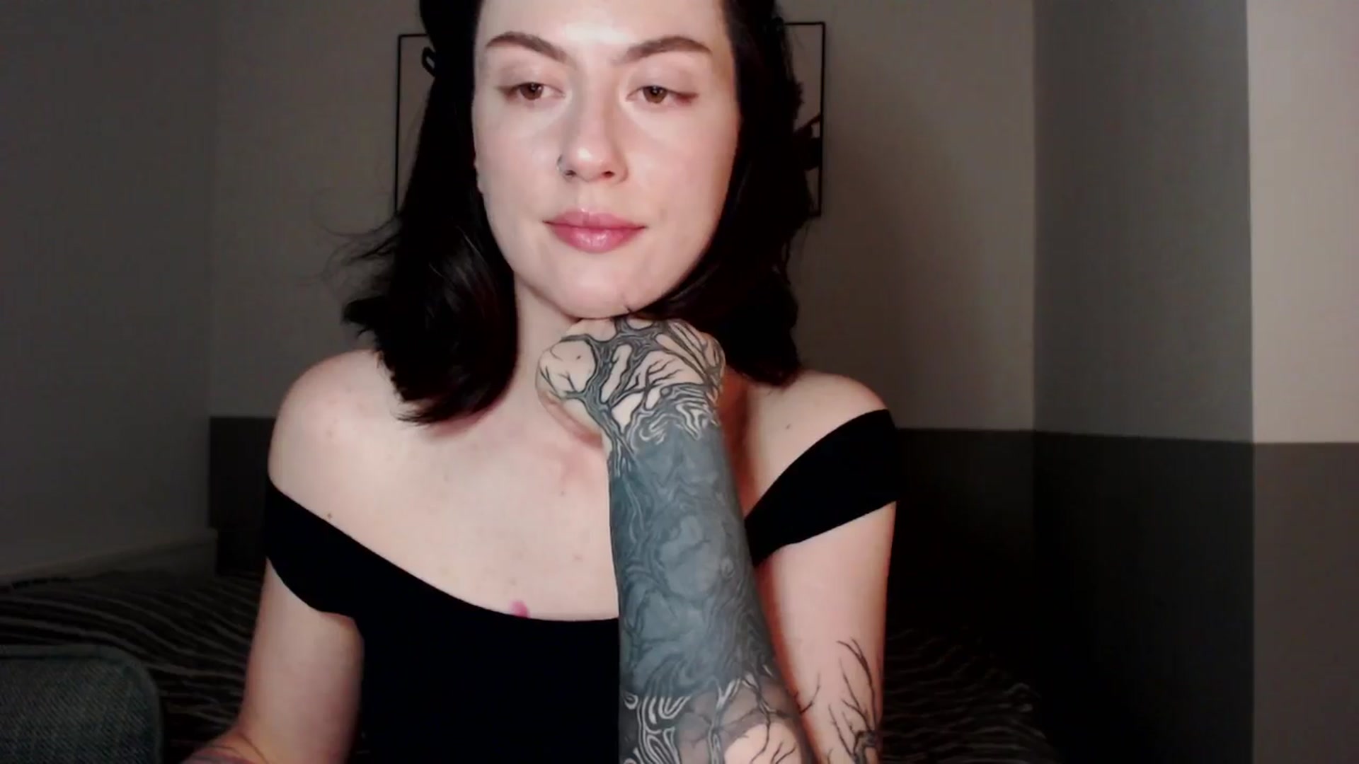 Gallery image thumbnail from HeyAriel's myfreecams stream on, 12/30/2025, 19:52 image 17 of 20