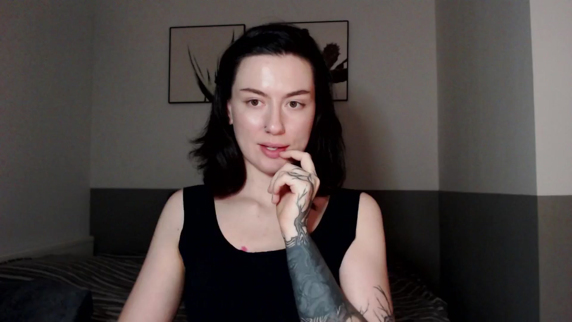 Gallery image thumbnail from HeyAriel's myfreecams stream on, 12/30/2025, 21:52 image 16 of 20