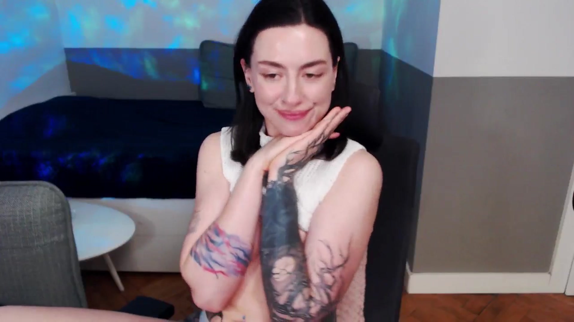 Gallery image thumbnail from HeyAriel's myfreecams stream on, 04/18/2026, 21:35 image 9 of 20