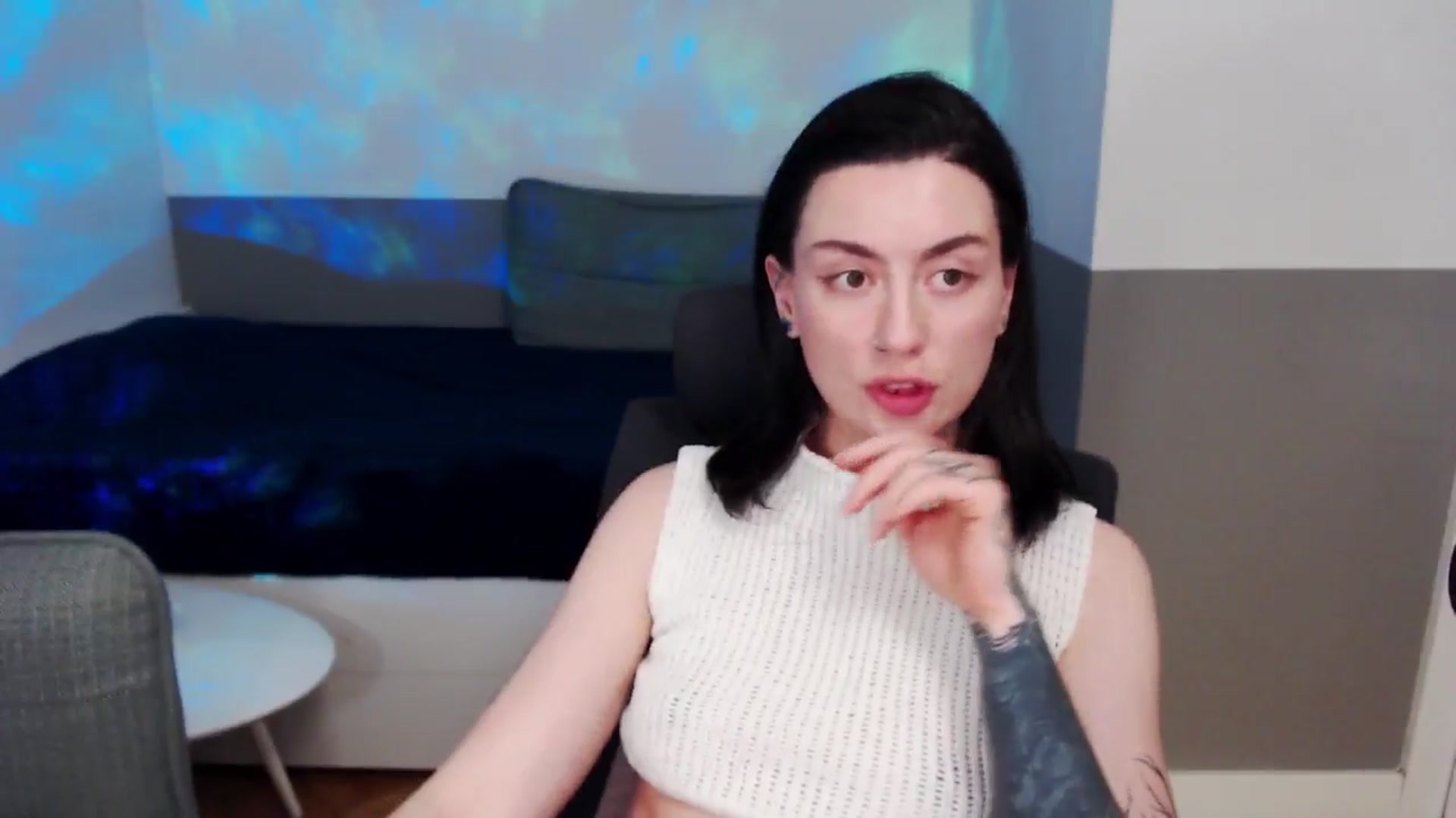 Gallery image thumbnail from HeyAriel's myfreecams stream on, 04/18/2026, 21:35 image 18 of 20